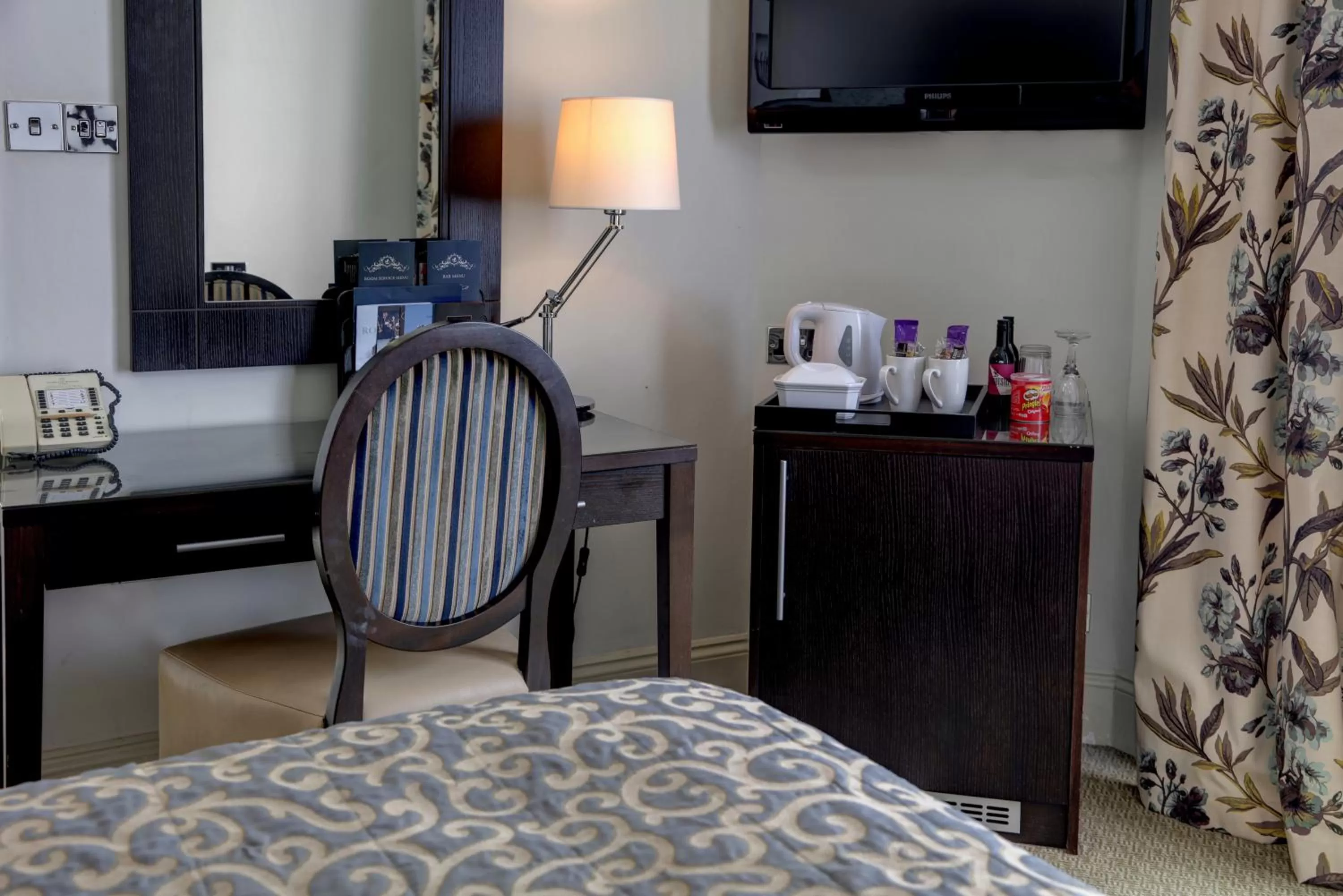 Decorative detail in Norfolk Royale Hotel