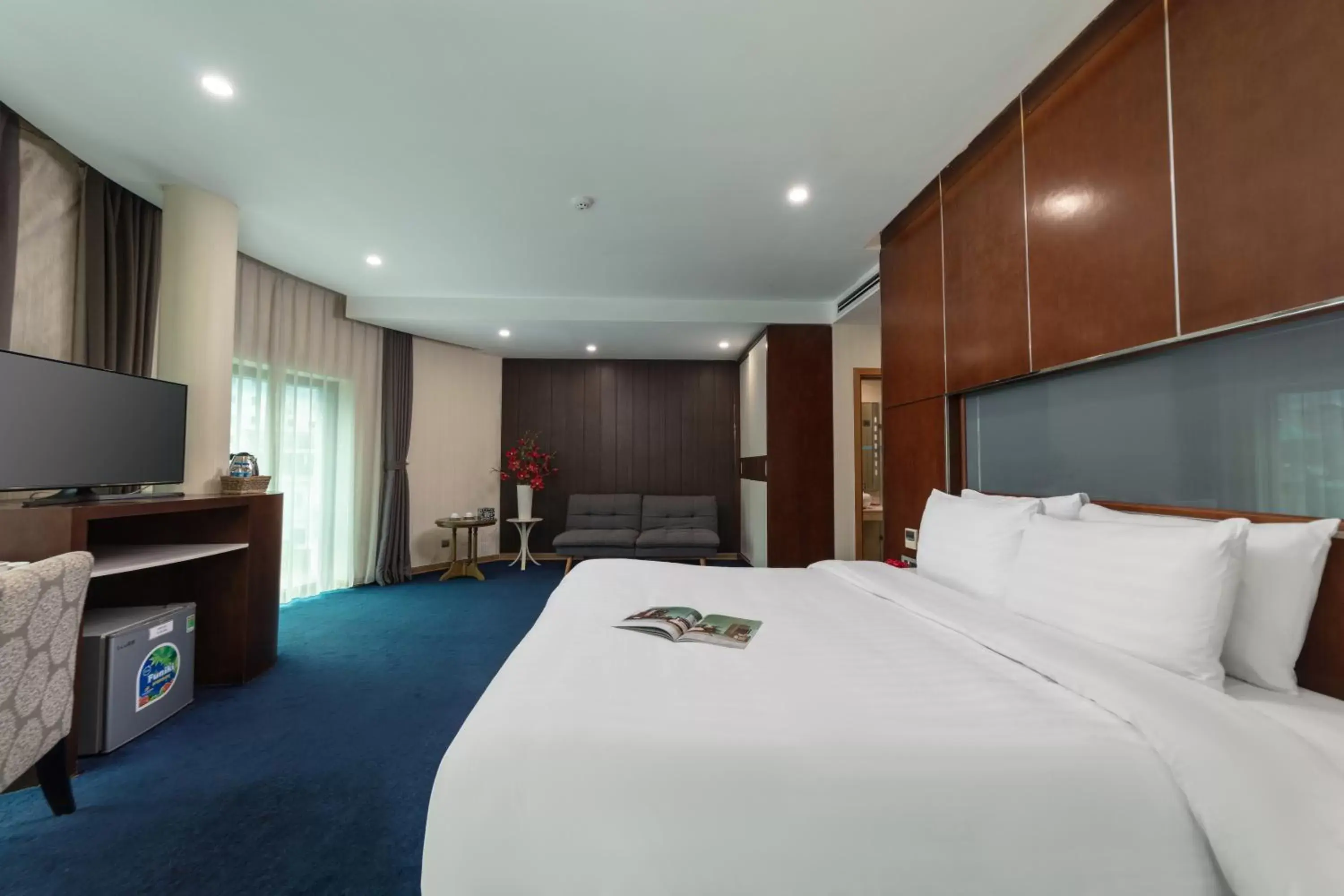 Suite with City View in HALO HANOI HOTEL Suite with City View in HALO HANOI HOTEL