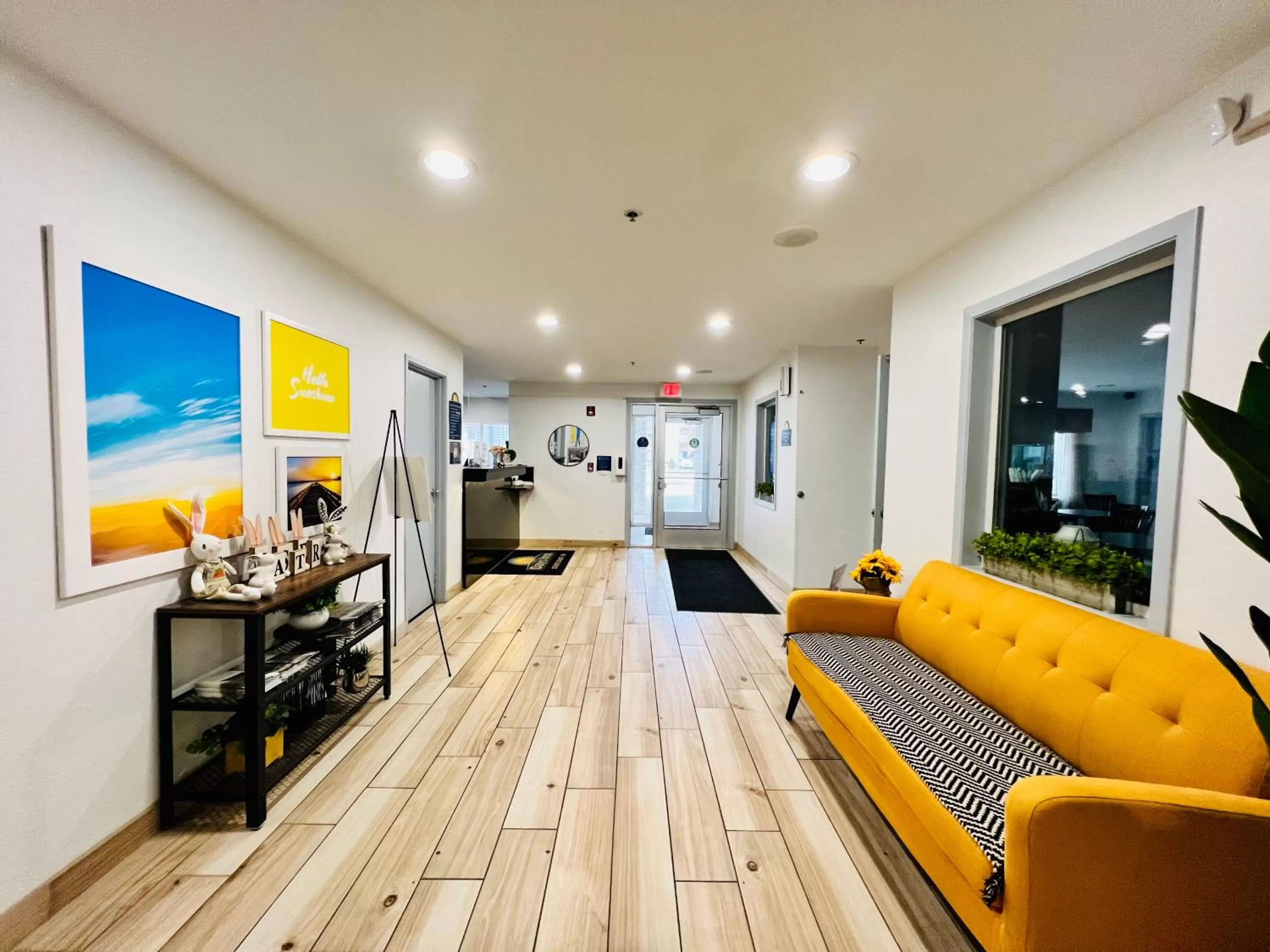 Lobby or reception in Days Inn by Wyndham Racine/Sturtevant