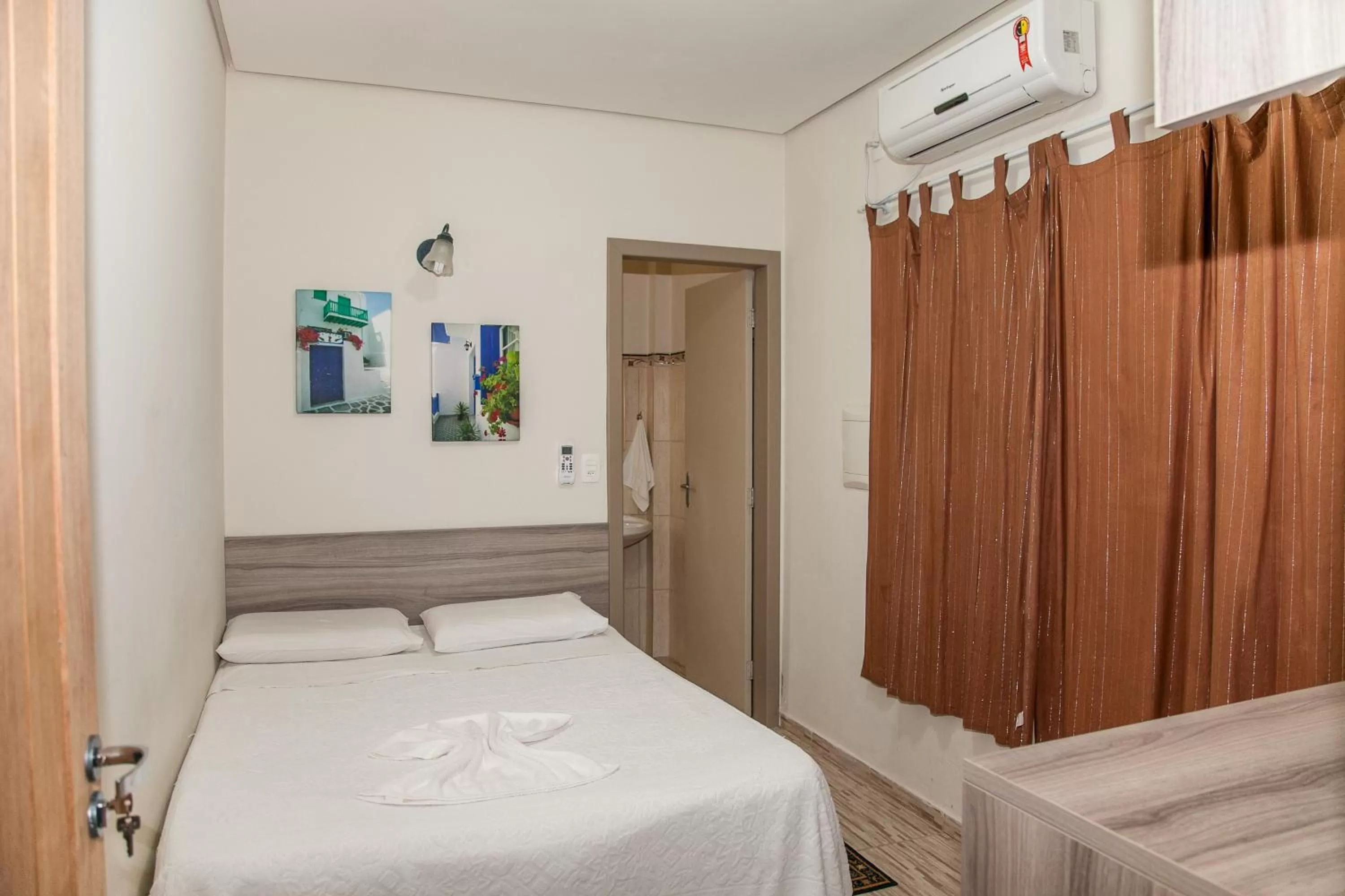 Photo of the whole room, Bed in Residencial Ilha Dourada