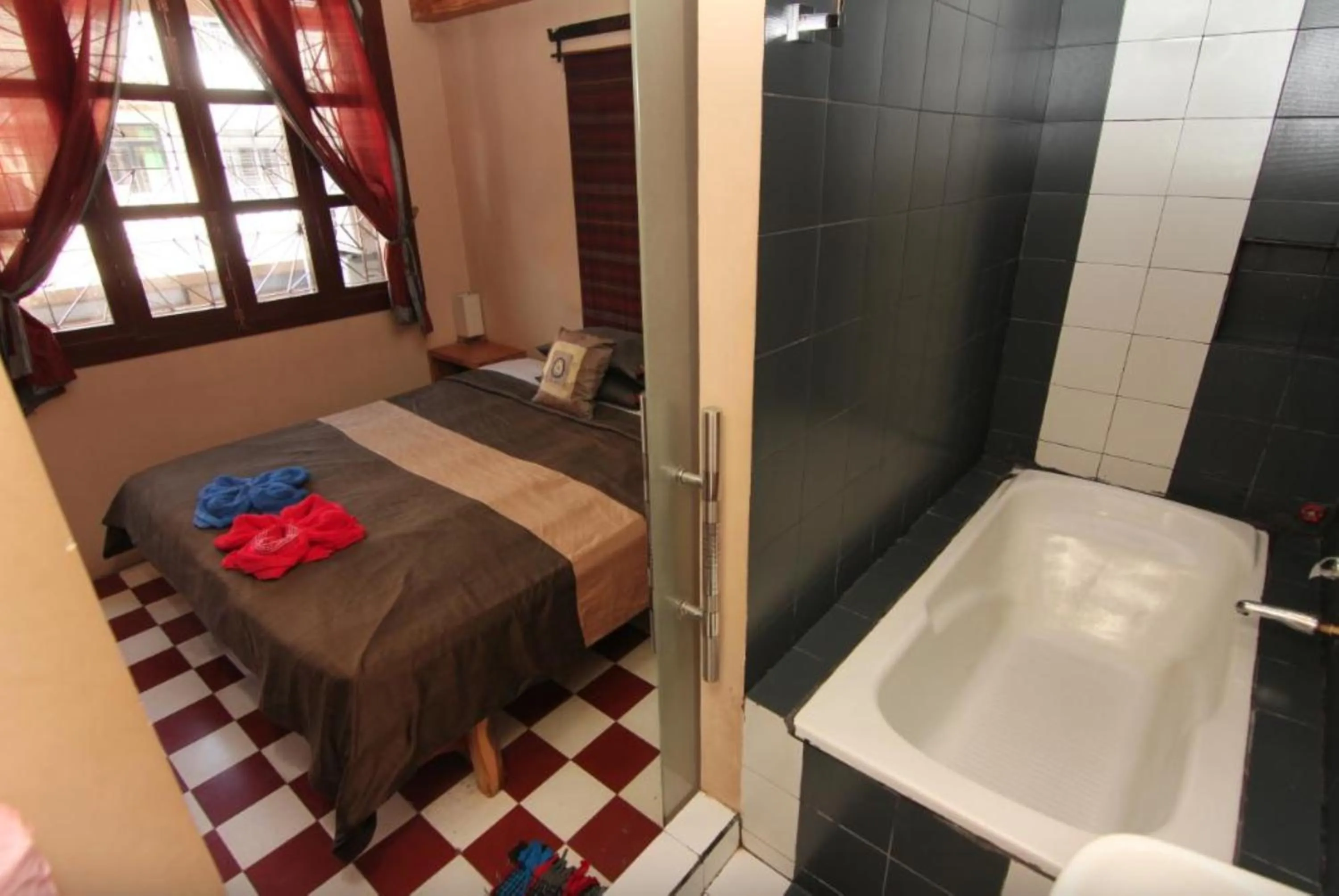 Photo of the whole room, Bed in The Local - Riverside