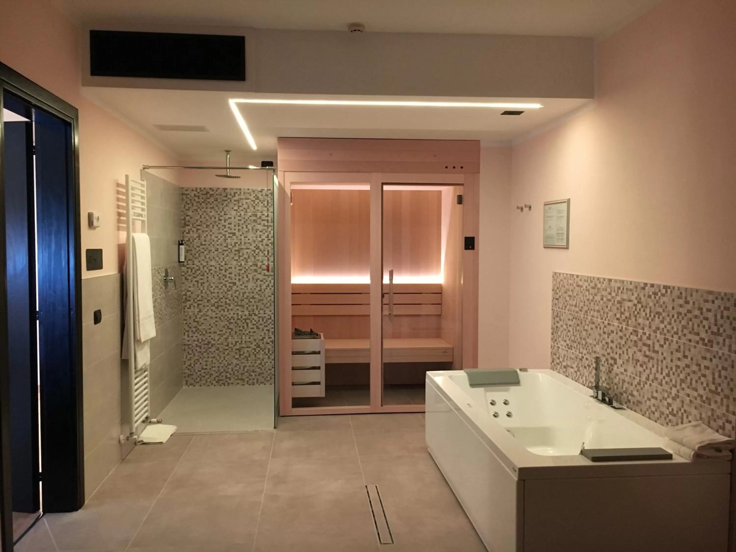 Shower in Hotel Saccardi & Spa - Adults Only