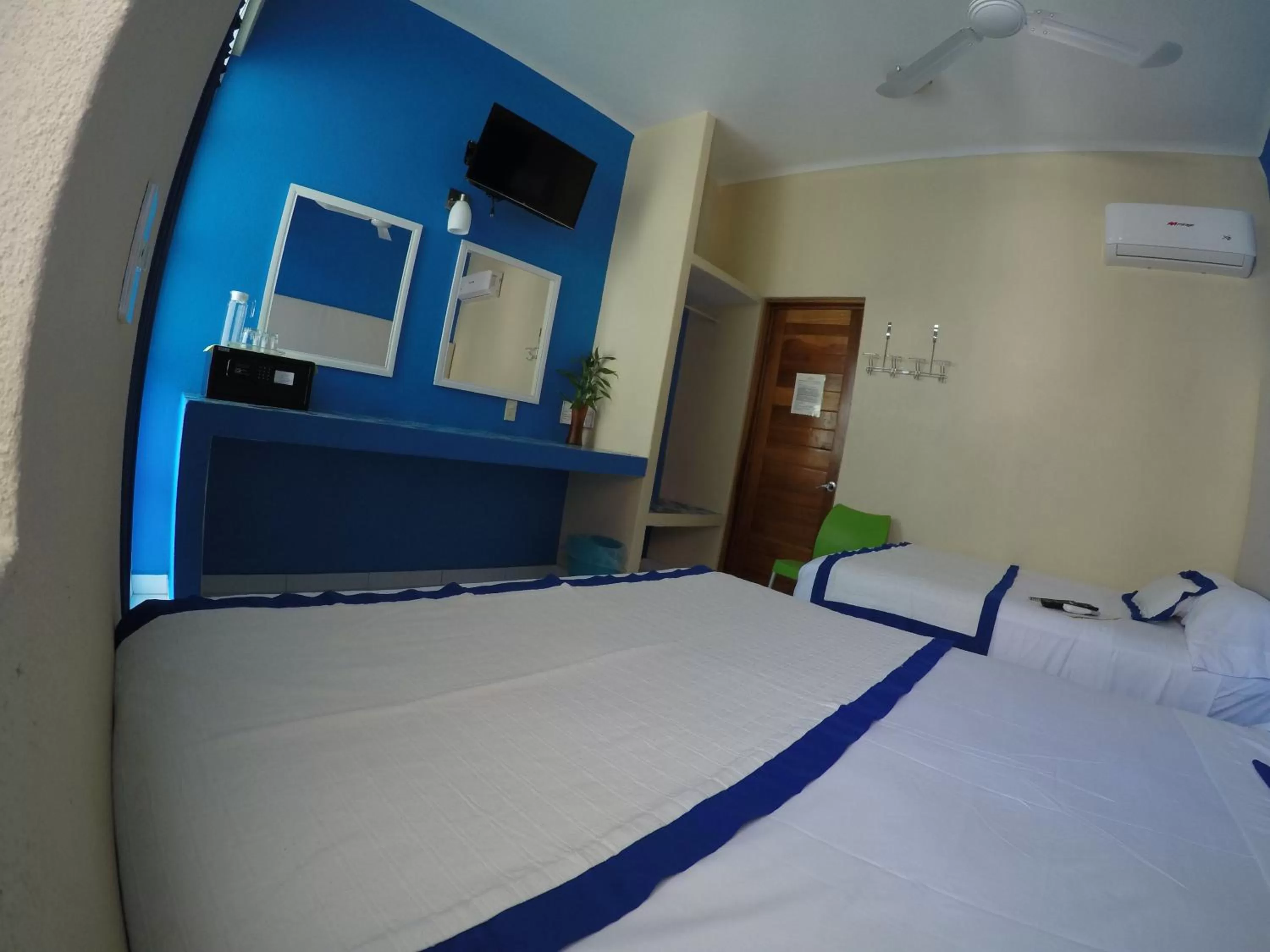 Photo of the whole room, Bed in Casa Mia