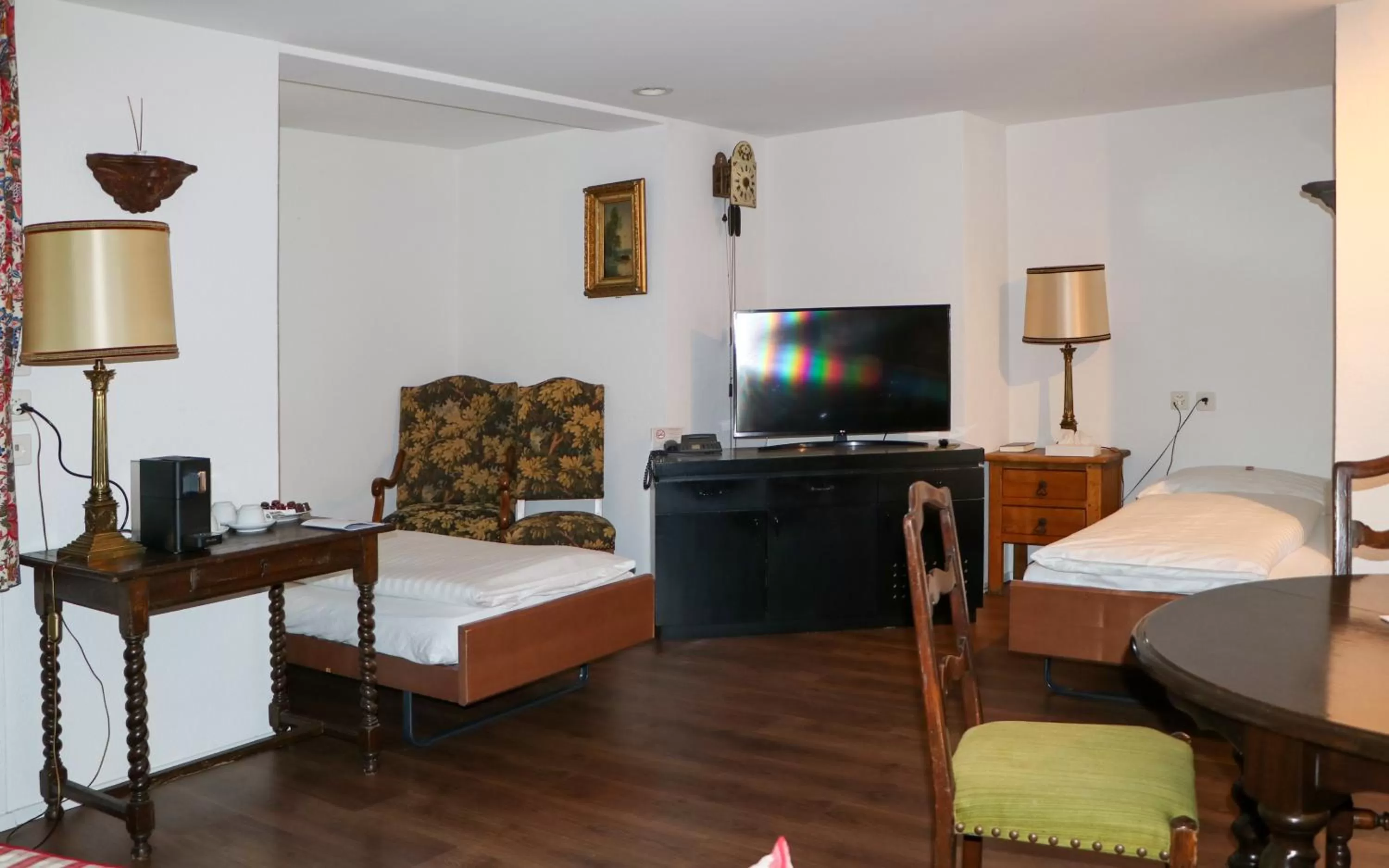 TV and multimedia, Bed in Hotel & Restaurant Sternen Köniz bei Bern