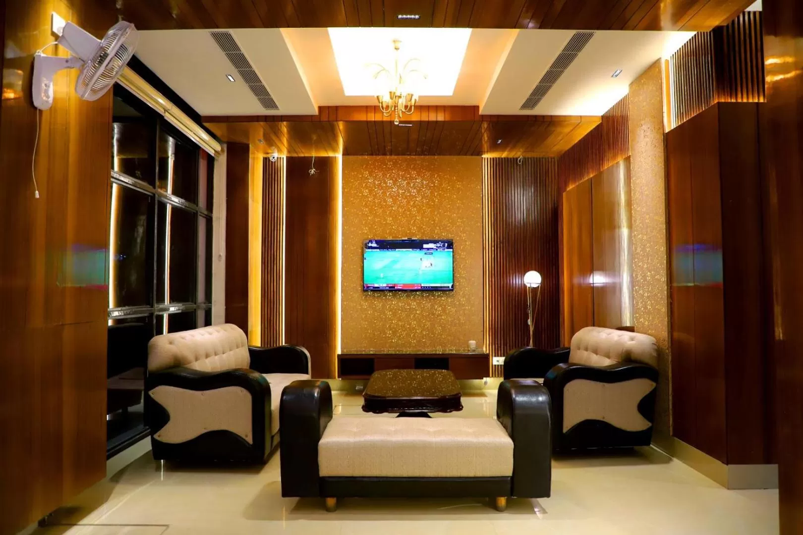 Evening entertainment in Hotel Diamond View