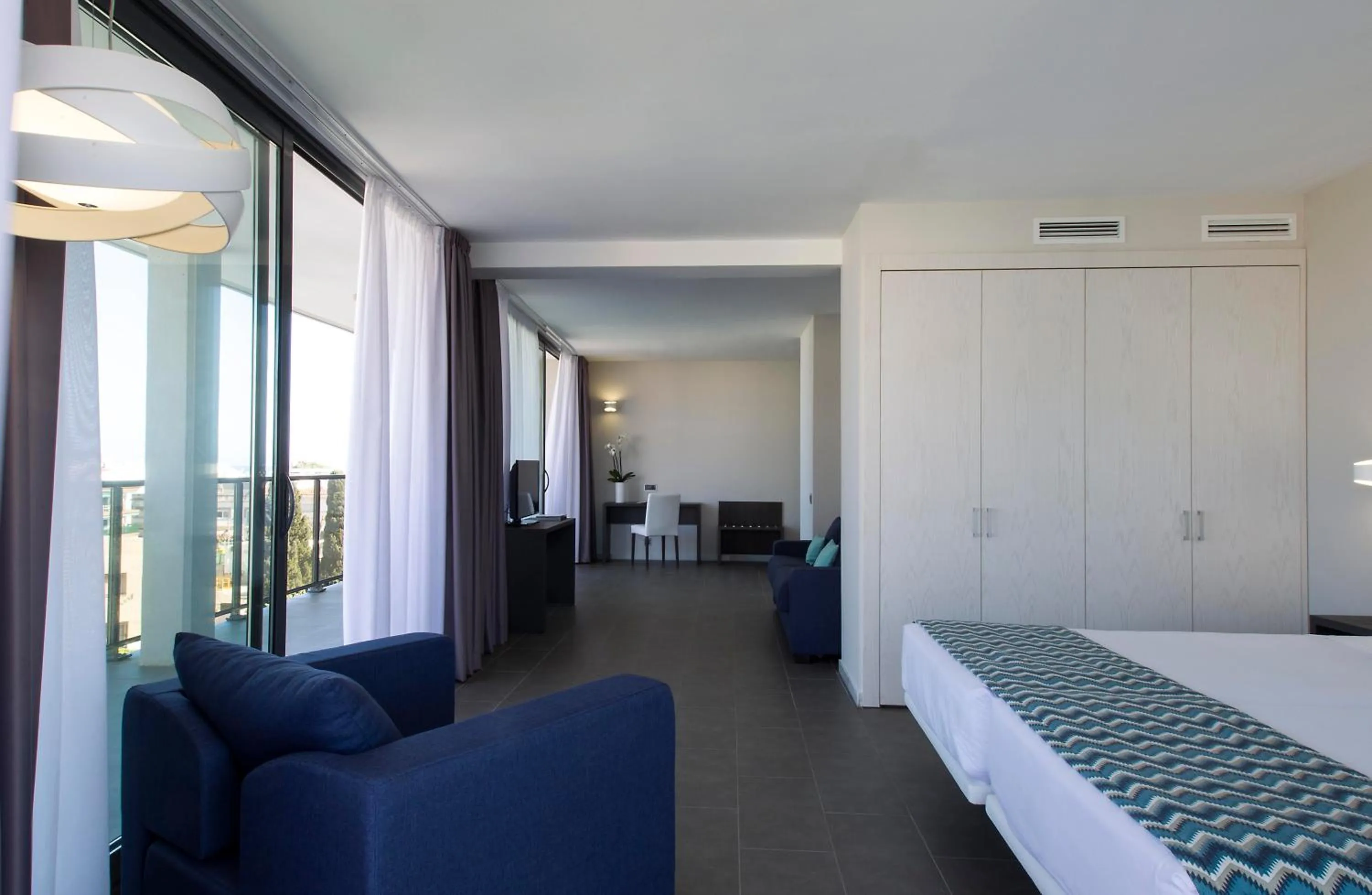 Bedroom, Bed in Altafulla Mar Hotel