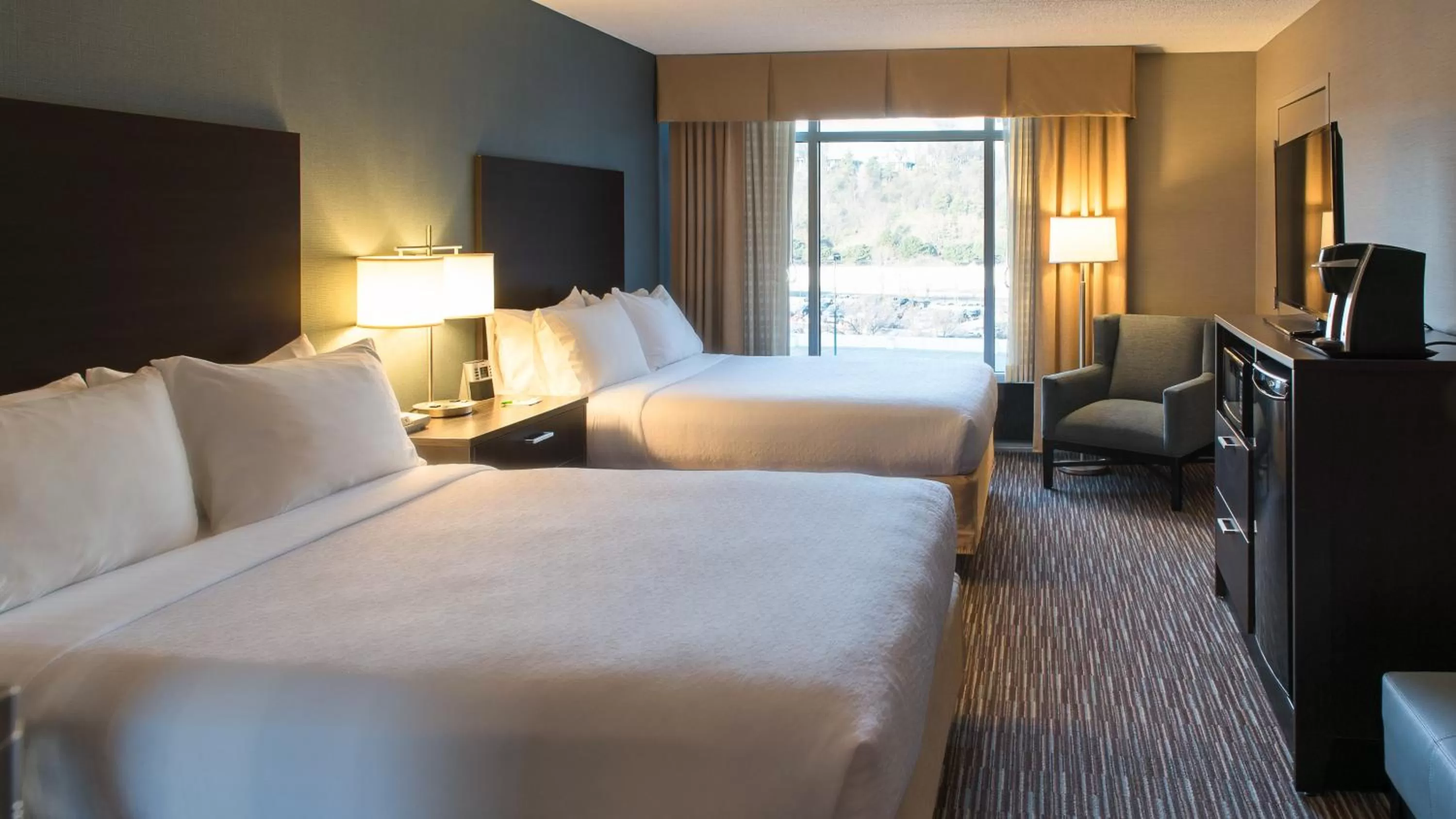 Bedroom, Bed in Holiday Inn St. Paul Downtown by IHG