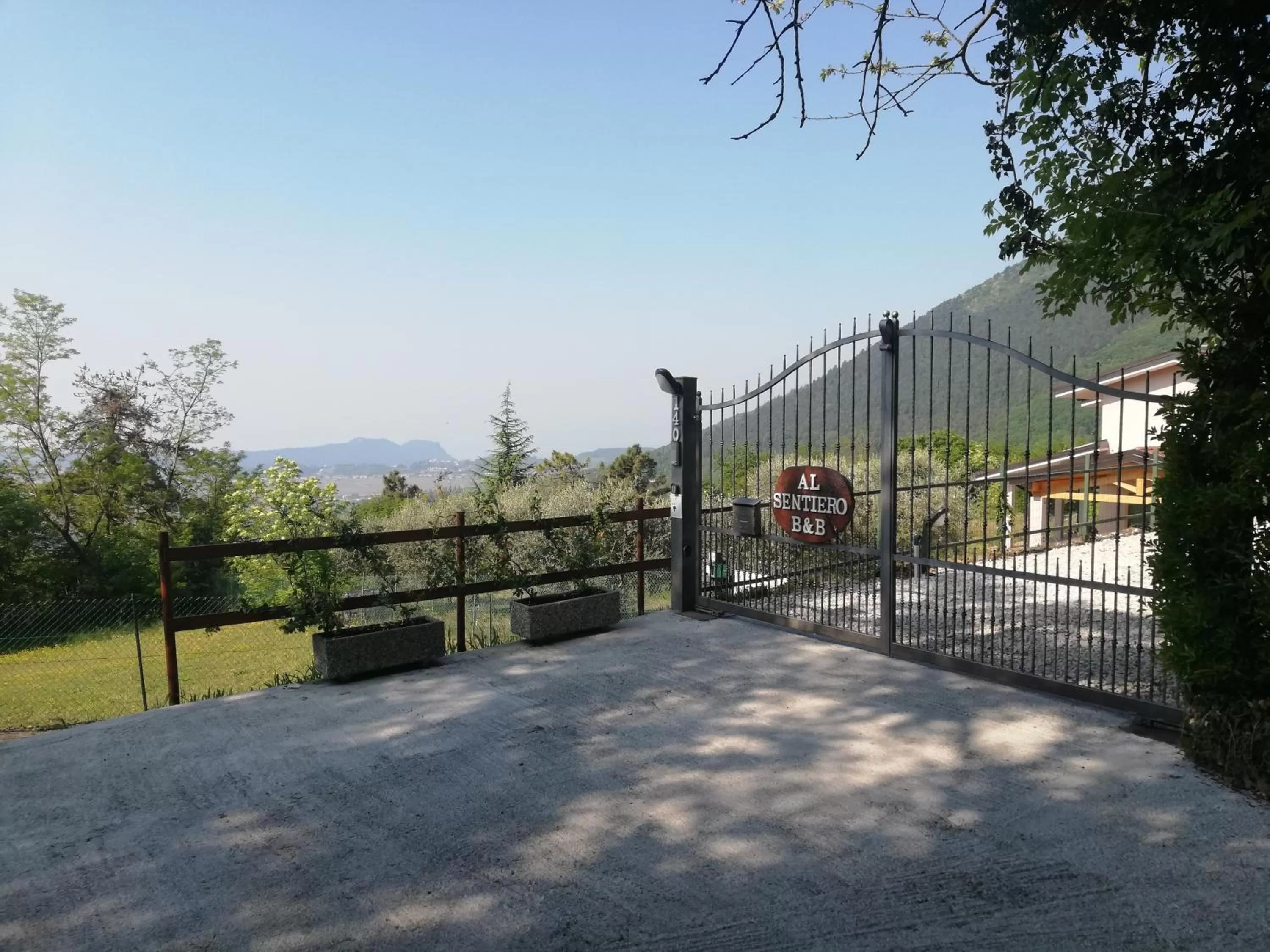 Facade/entrance in B&B Al Sentiero