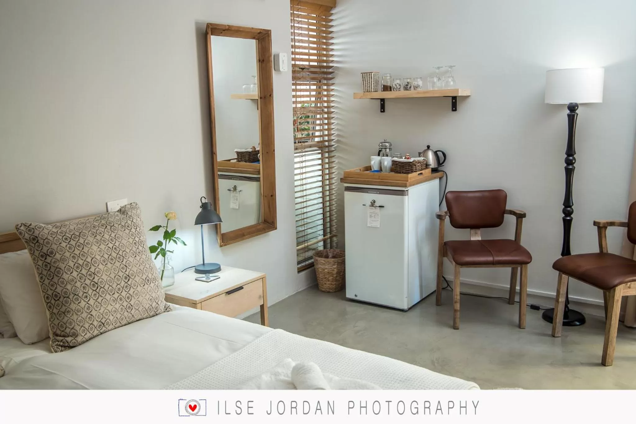 Coffee/tea facilities, Bed in Raw Karoo Guest House