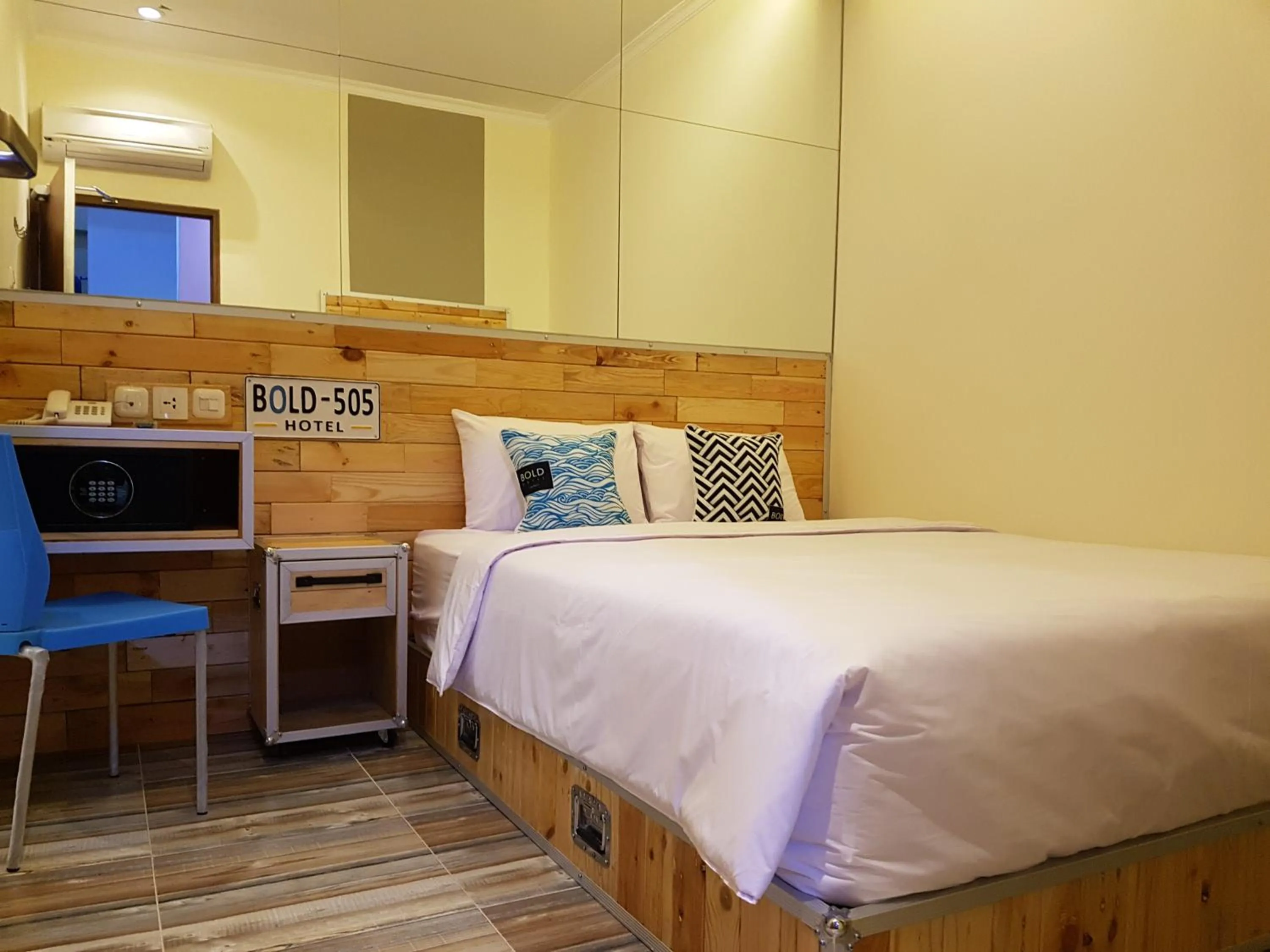 Bedroom, Bed in Bold Hotel Jakarta