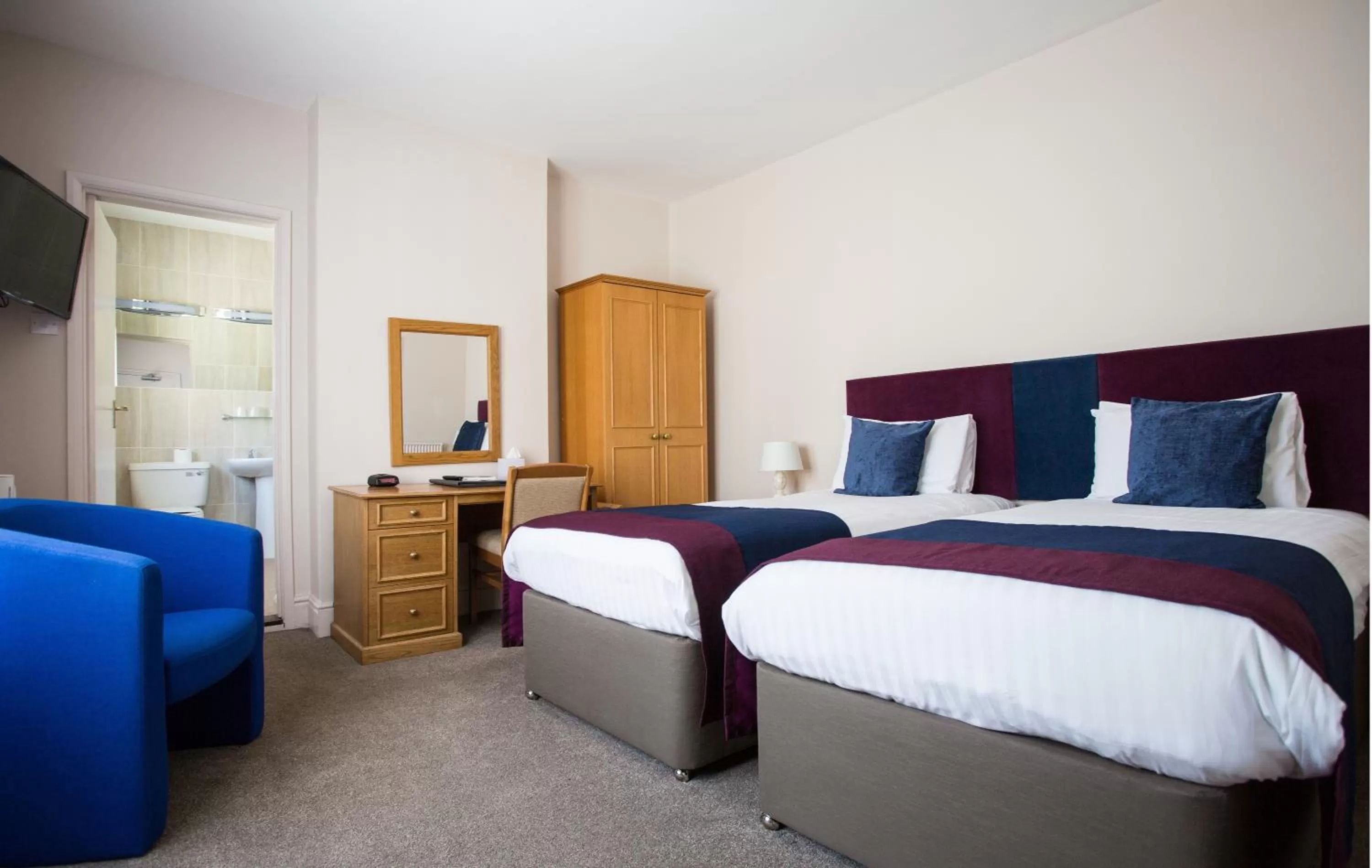 Photo of the whole room, Bed in Best Western Brook Hotel