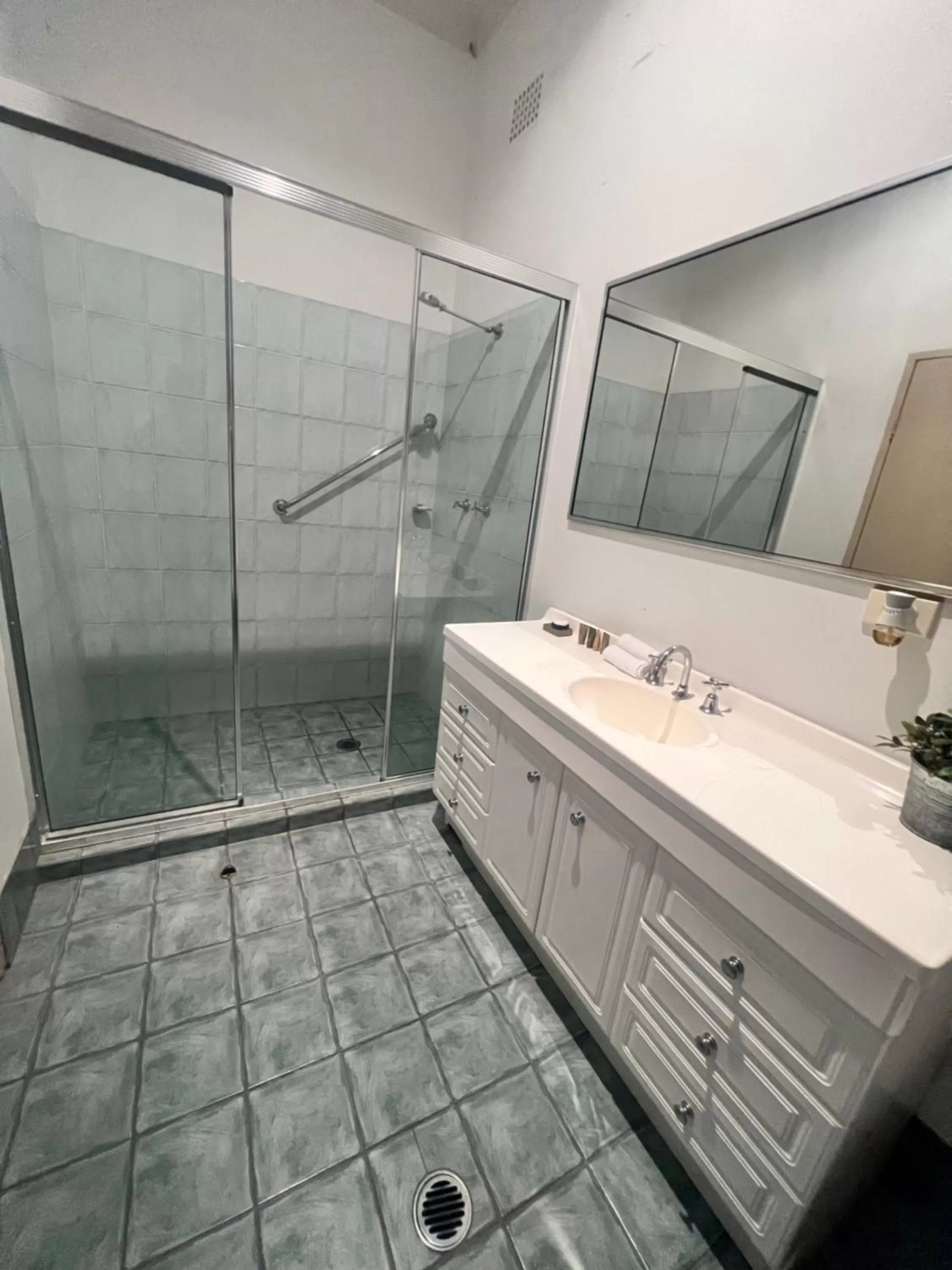 Bathroom in Charing Cross Hotel