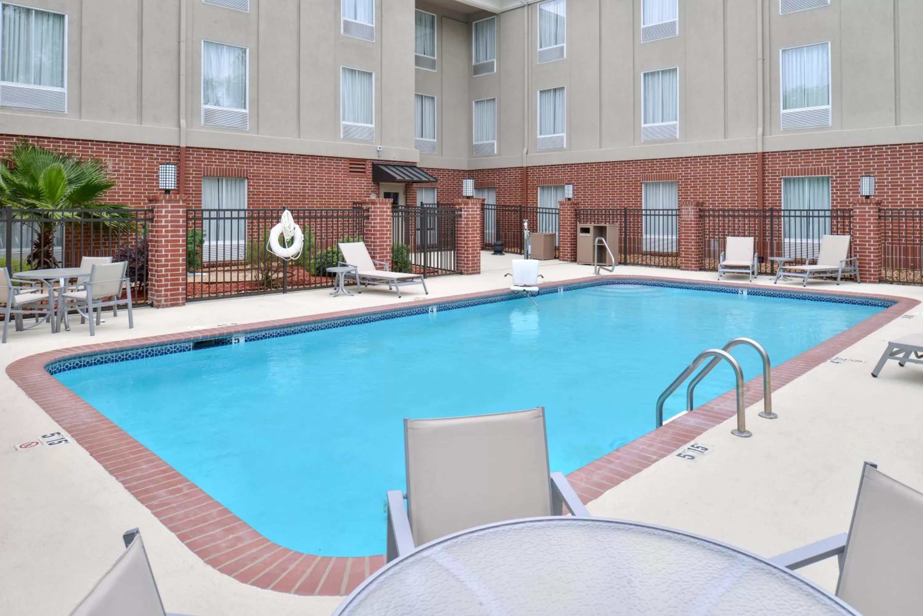 Swimming pool in Holiday Inn Express Hotel & Suites Lafayette by IHG