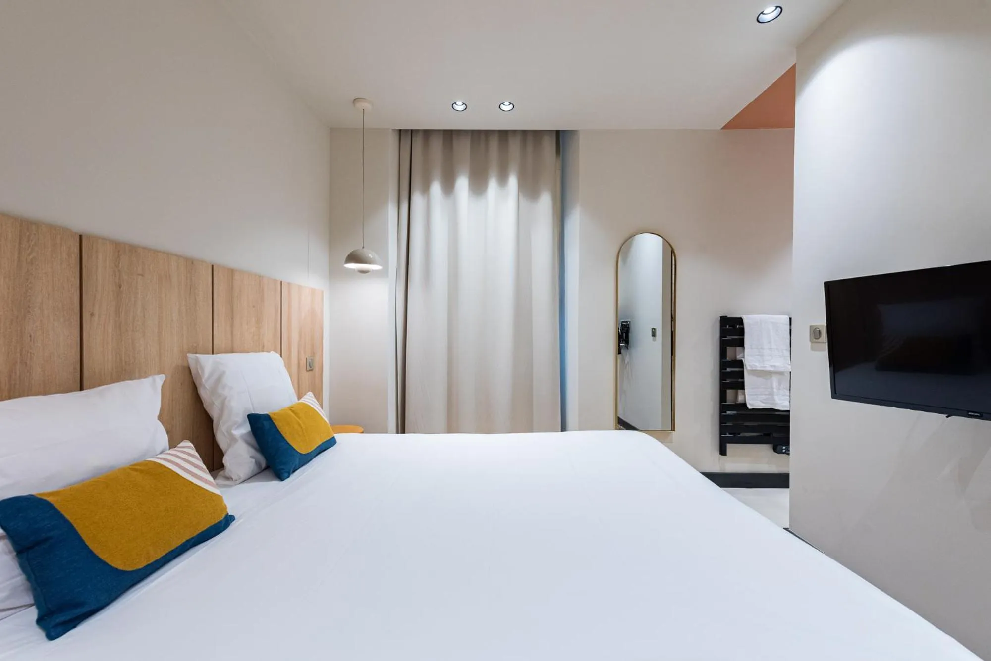 Bedroom, Bed in Florella Croisette Apartment