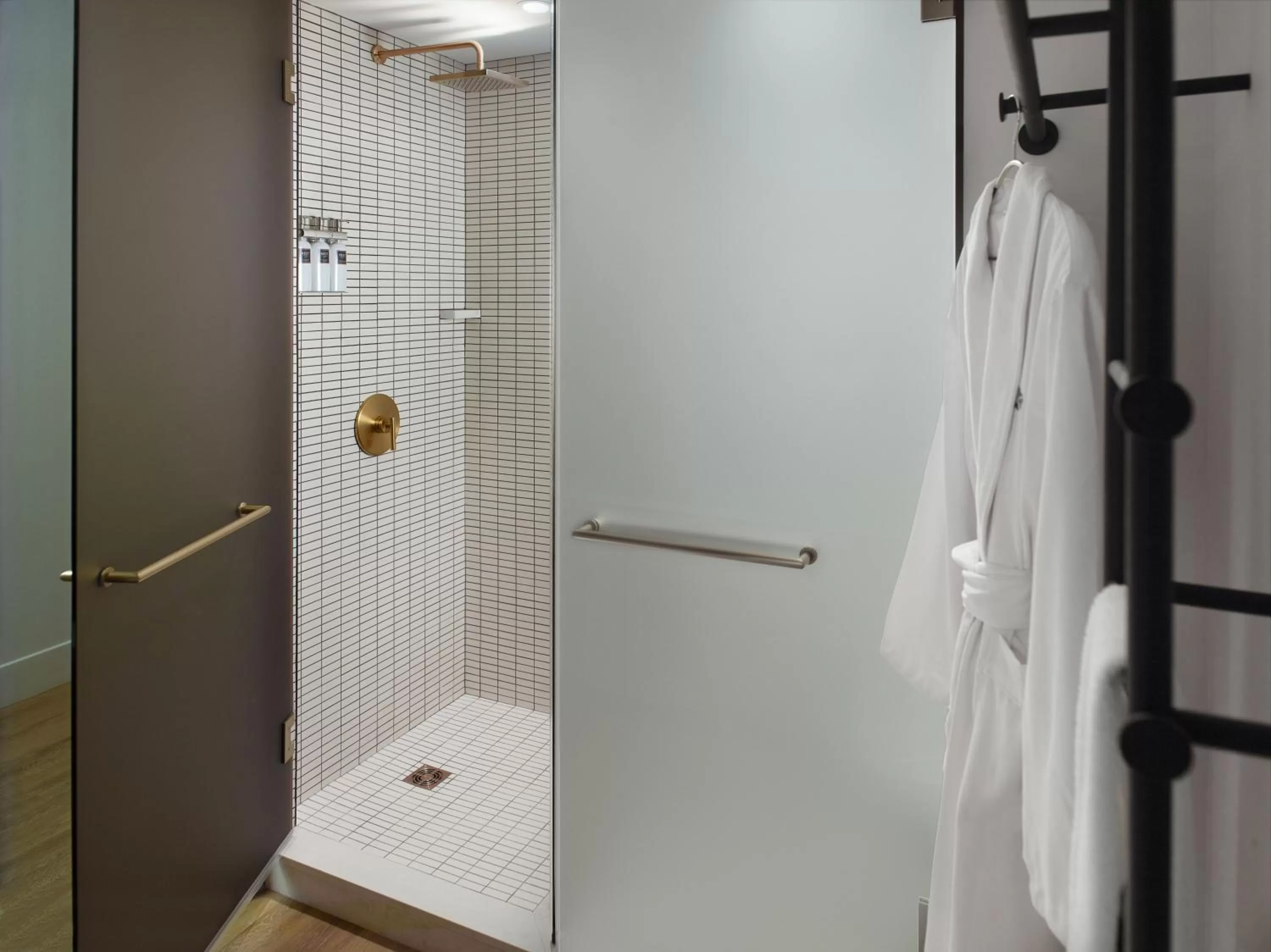 Shower in Omni Boston Hotel at the Seaport