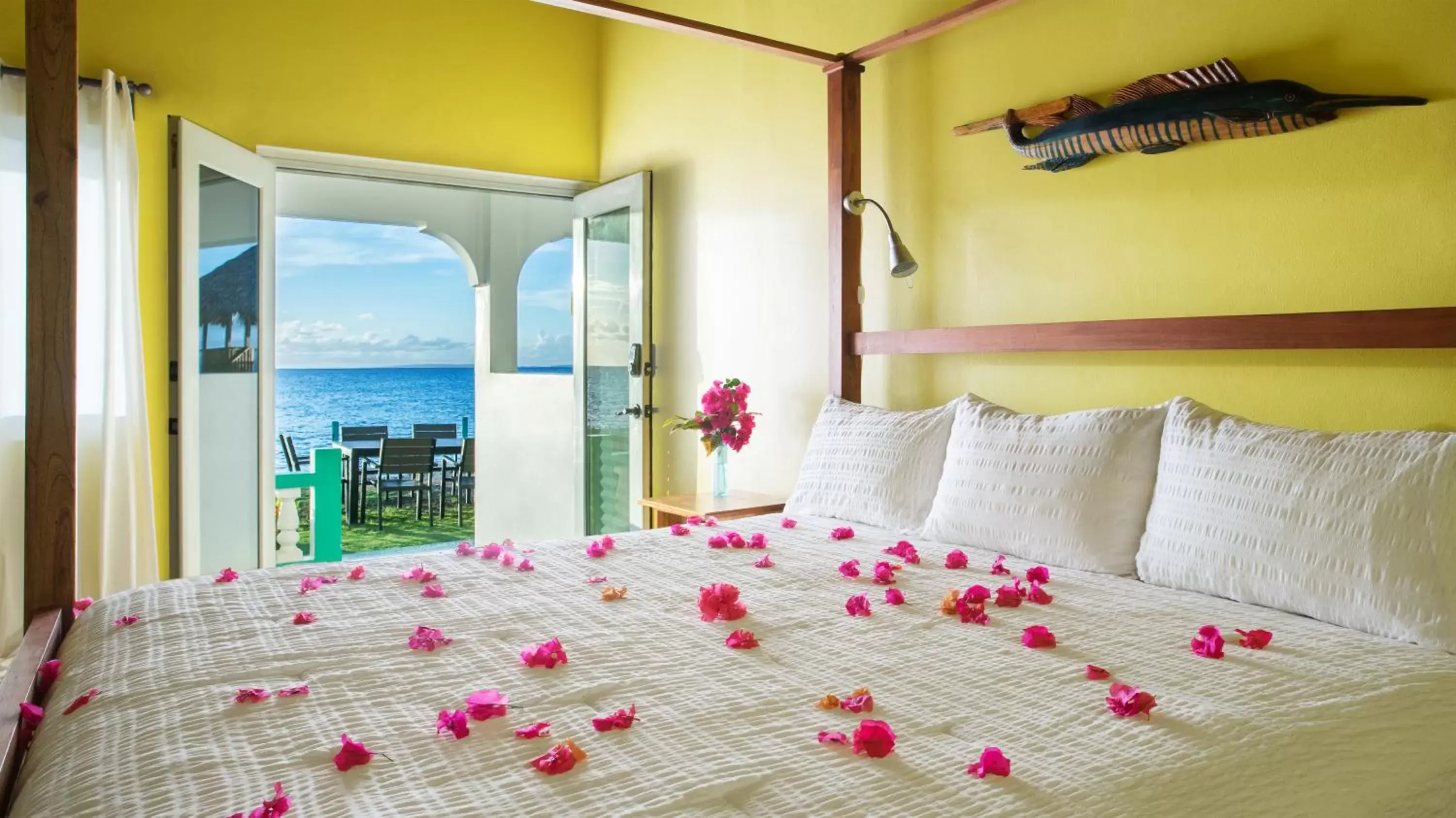 Deluxe Double Room with Sea View in Luna Sea Inn Deluxe Double Room with Sea View in Luna Sea Inn