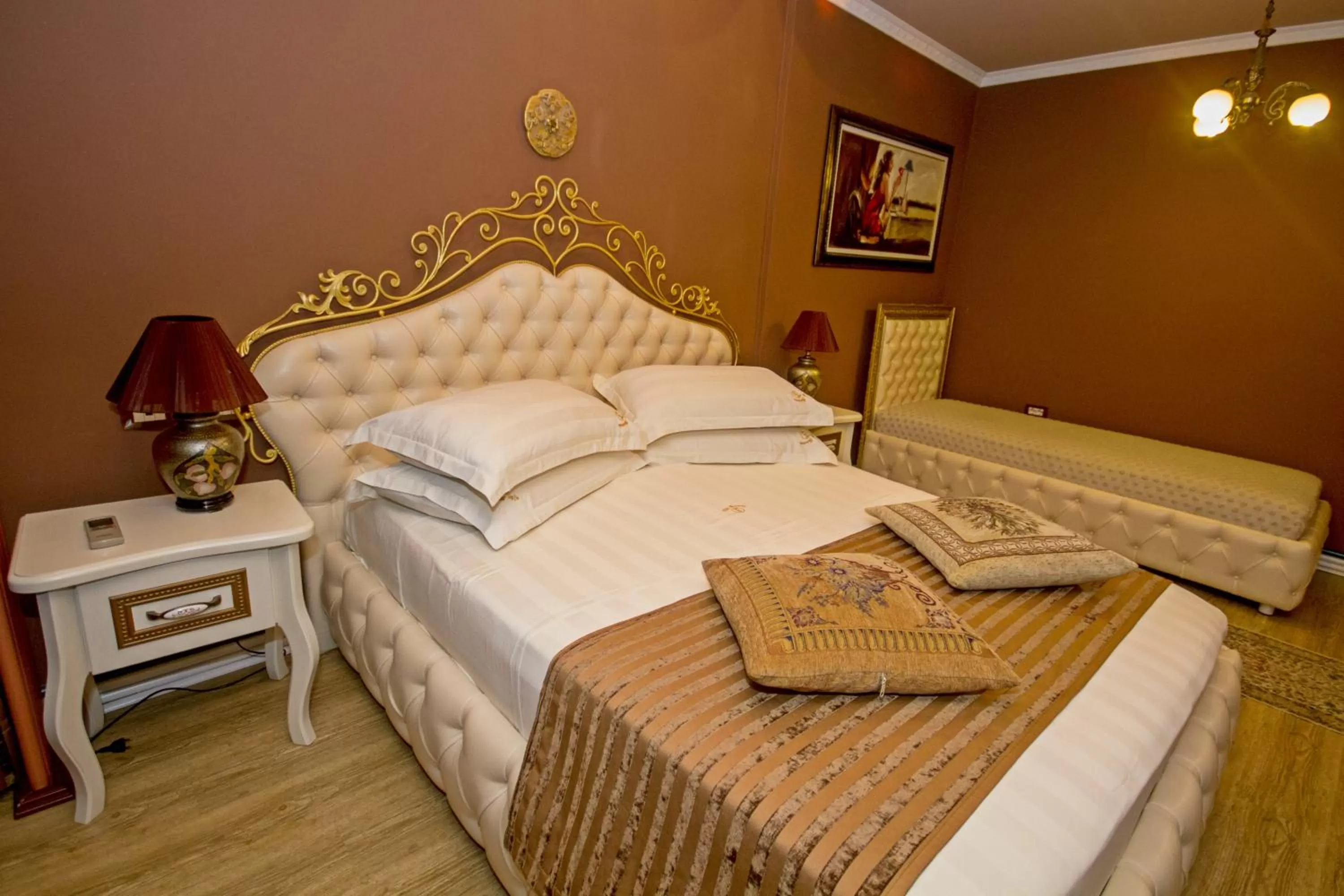 Bed in Hotel Villa Fernando Tirana