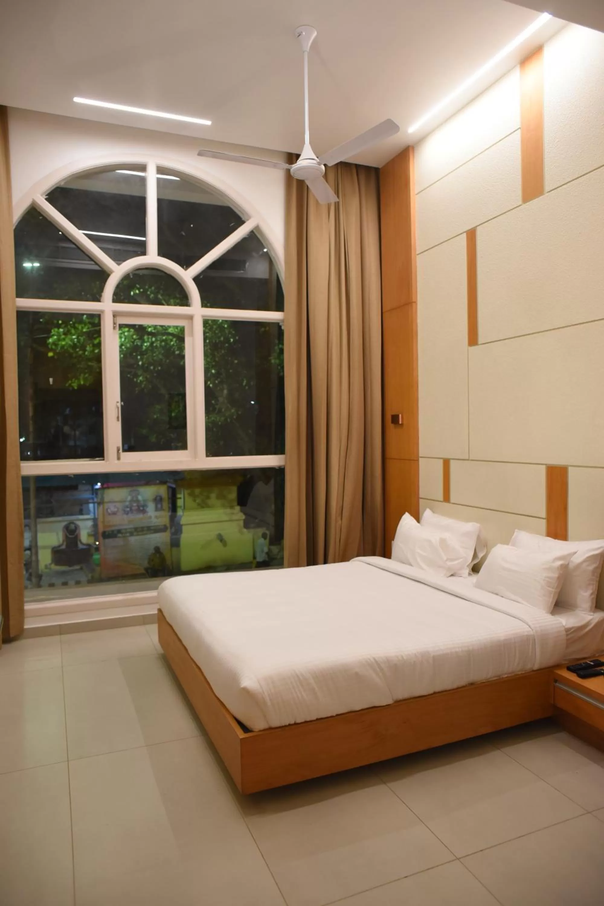 Bedroom, Bed in RATHNA RESIDENCY - Near US CONSULATE