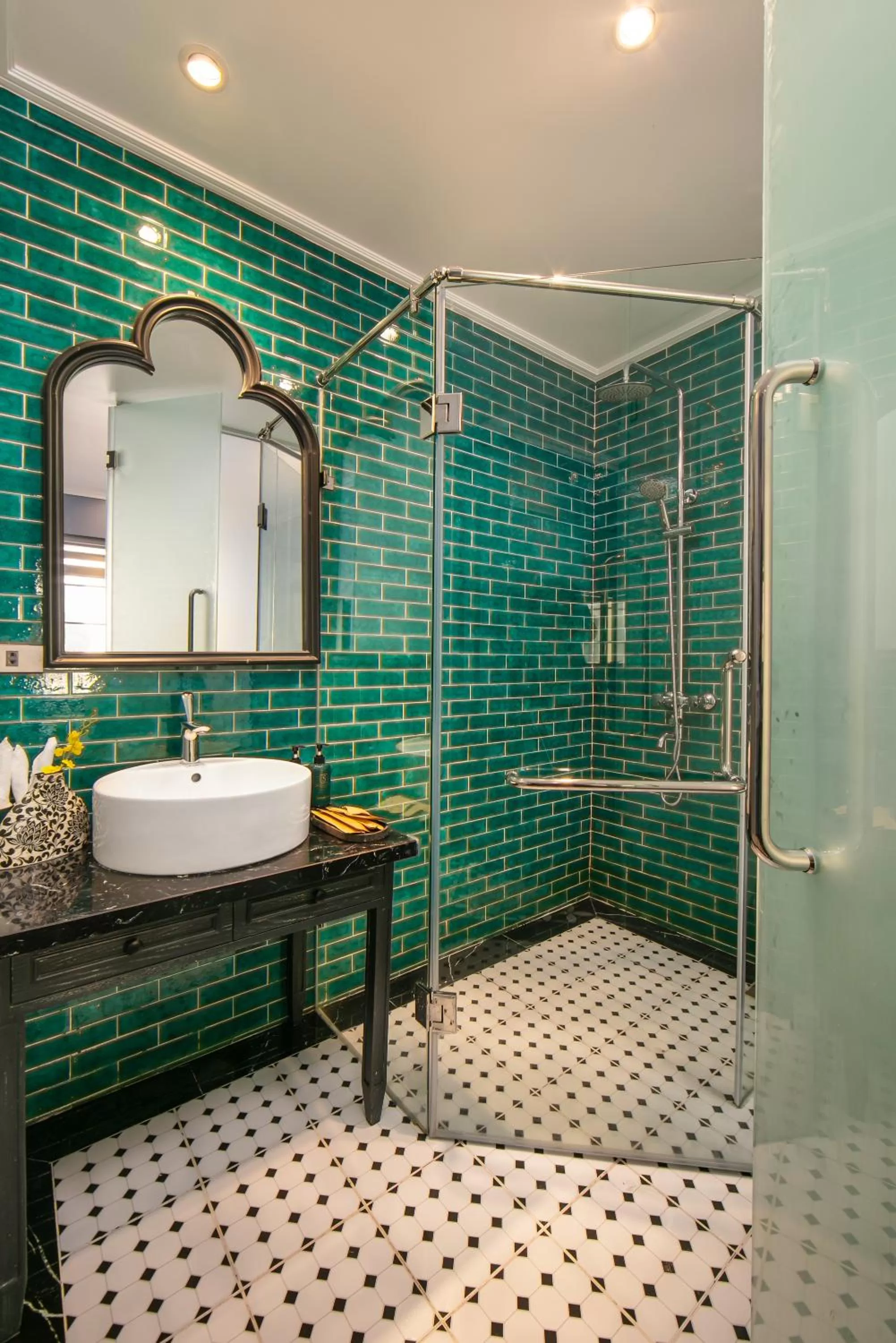 Toilet in The Exquisite HaLong Hotel