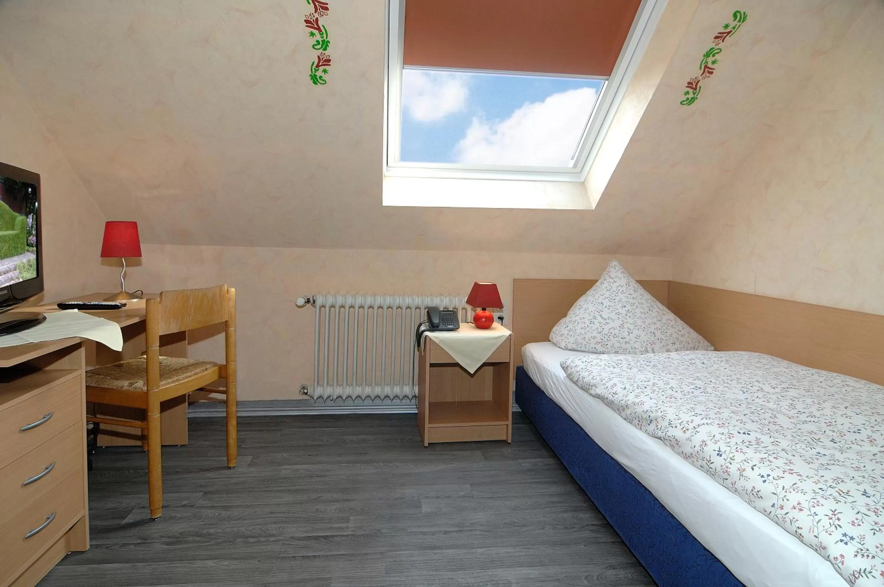 Bedroom in Gasthof zum Siegburger