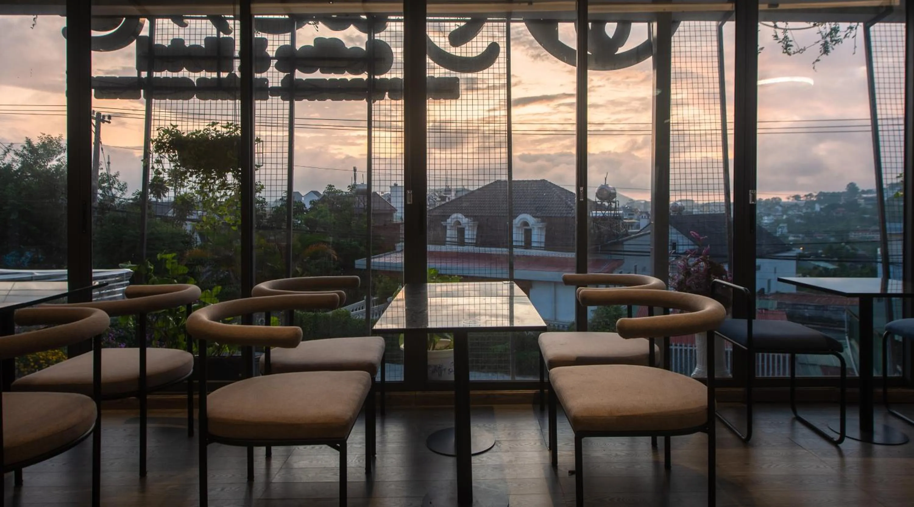 Restaurant/places to eat in Tasme Hotel