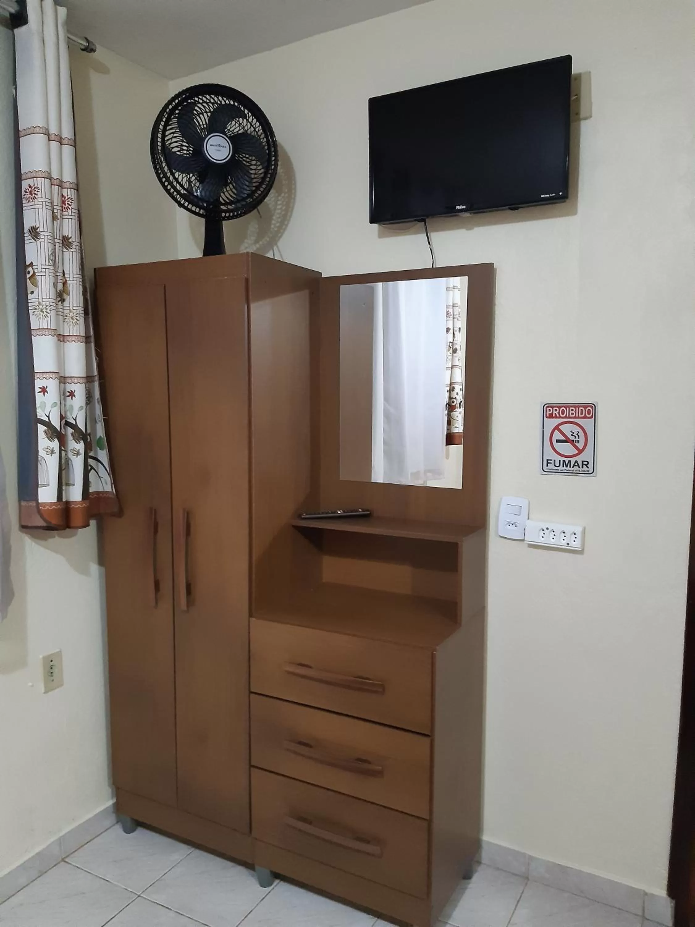 TV and multimedia, TV/Entertainment Center in Pousada Reino Encantado - São Thomé das Letras - Minas Gerais