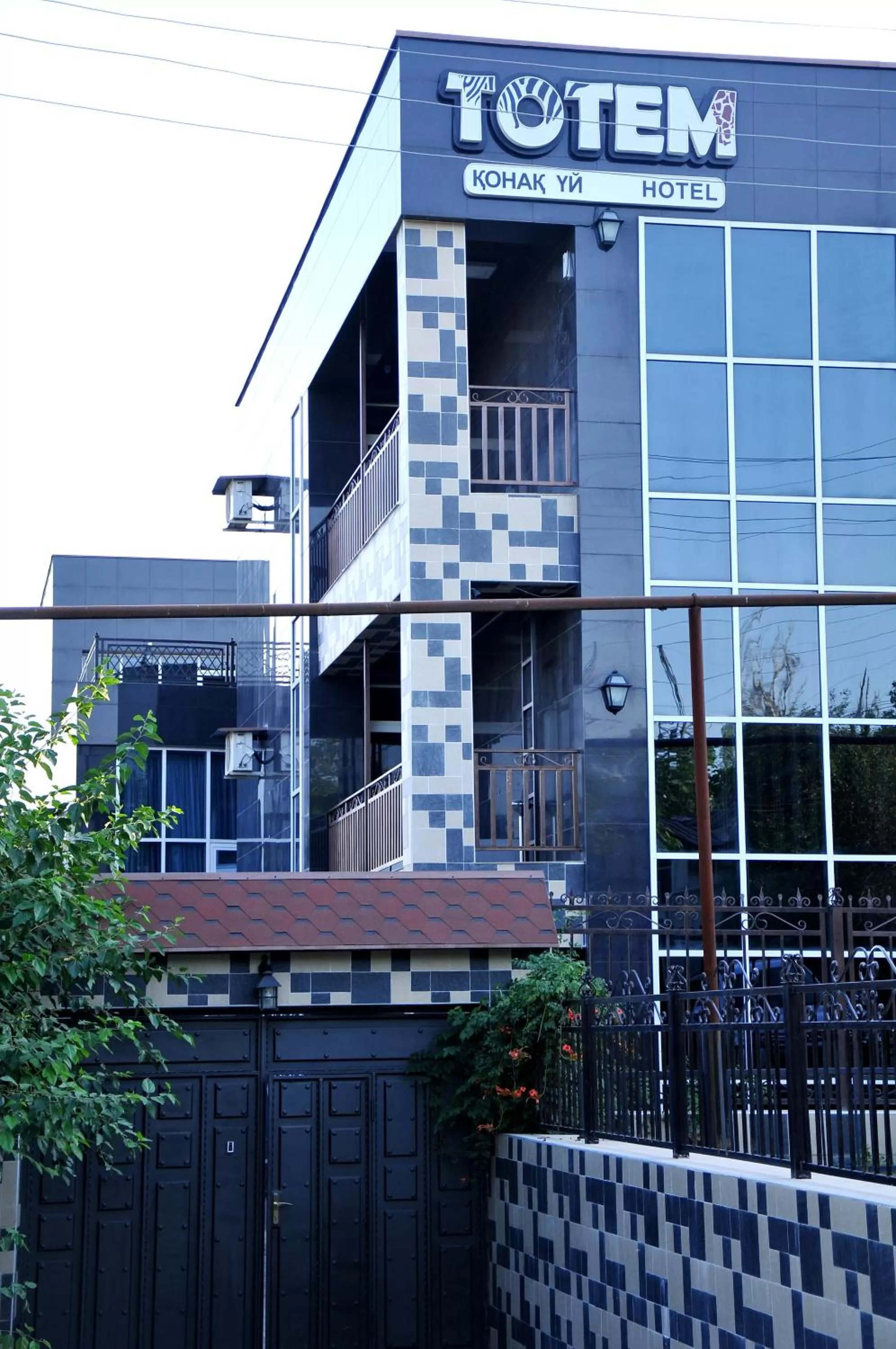 Facade/entrance, Property Building in Totem Hotel
