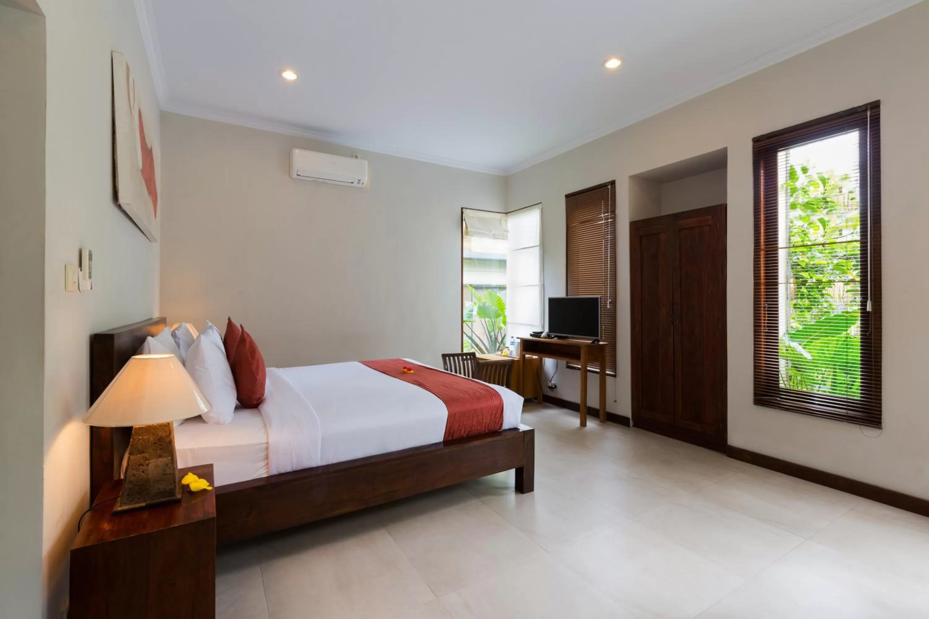 Photo of the whole room, Bed in Abipraya Ubud