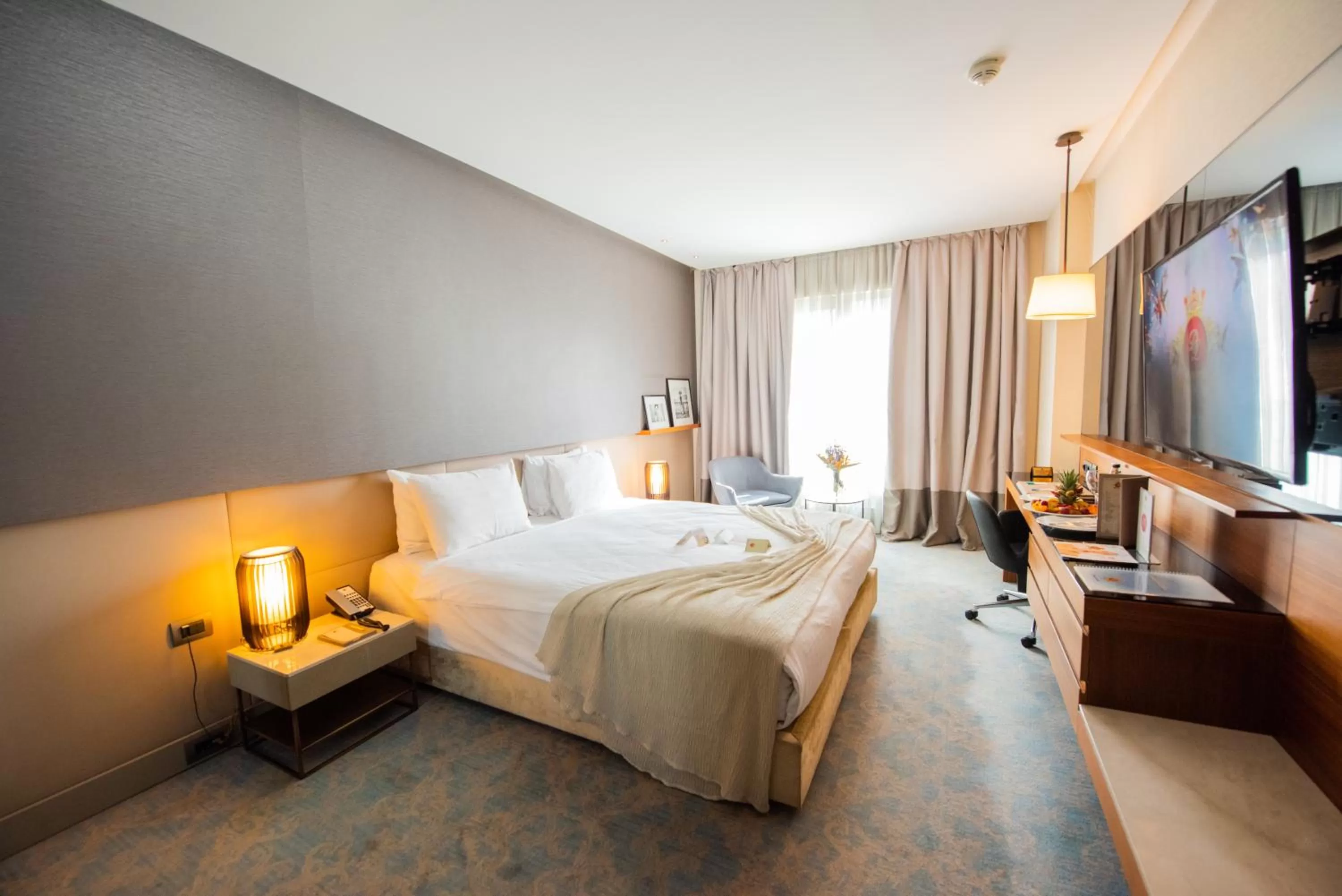 Bed in Dosso Dossi Hotels & SPA Downtown