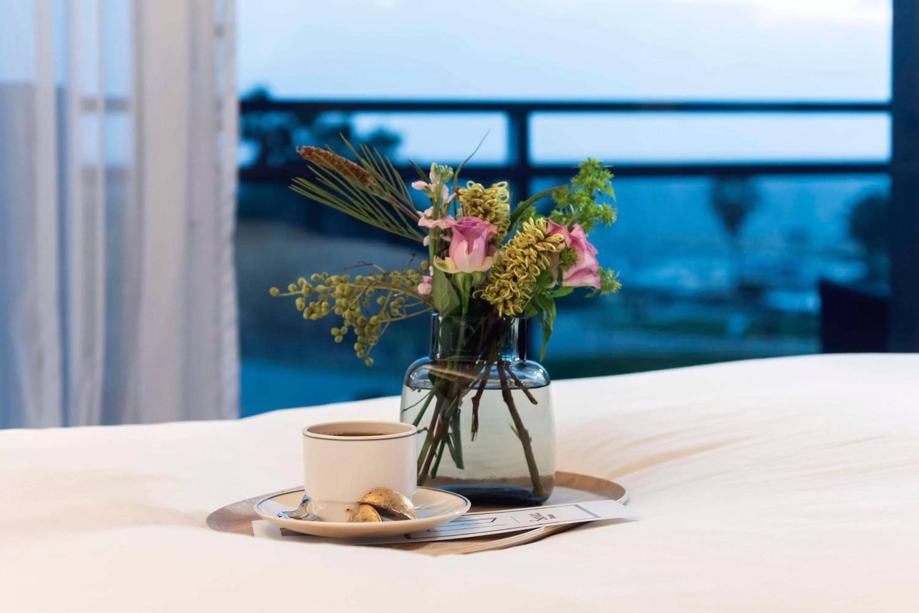 Living room, Bed in Hilton Tel Aviv Hotel