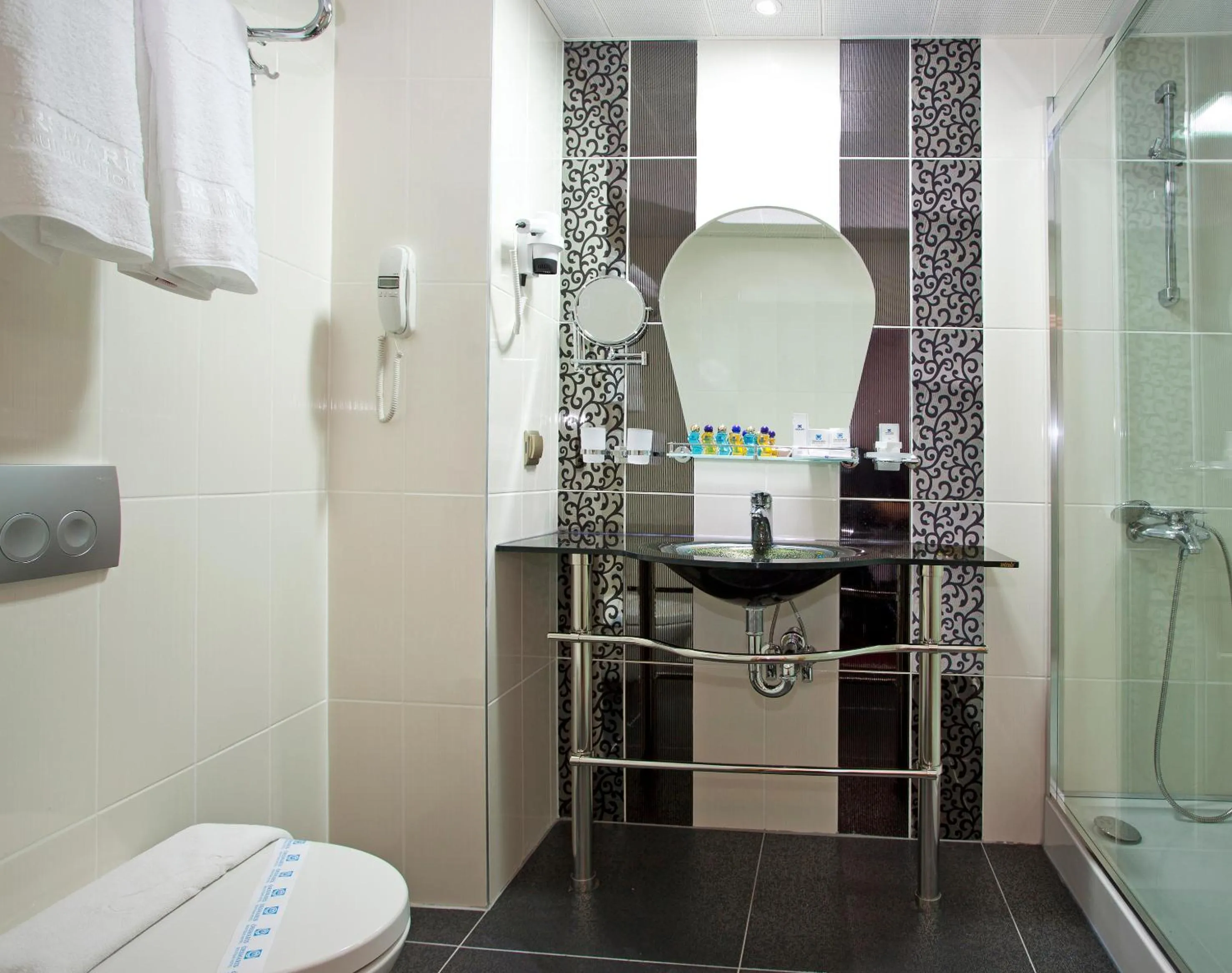 Shower in Örsmaris Boutique Hotel