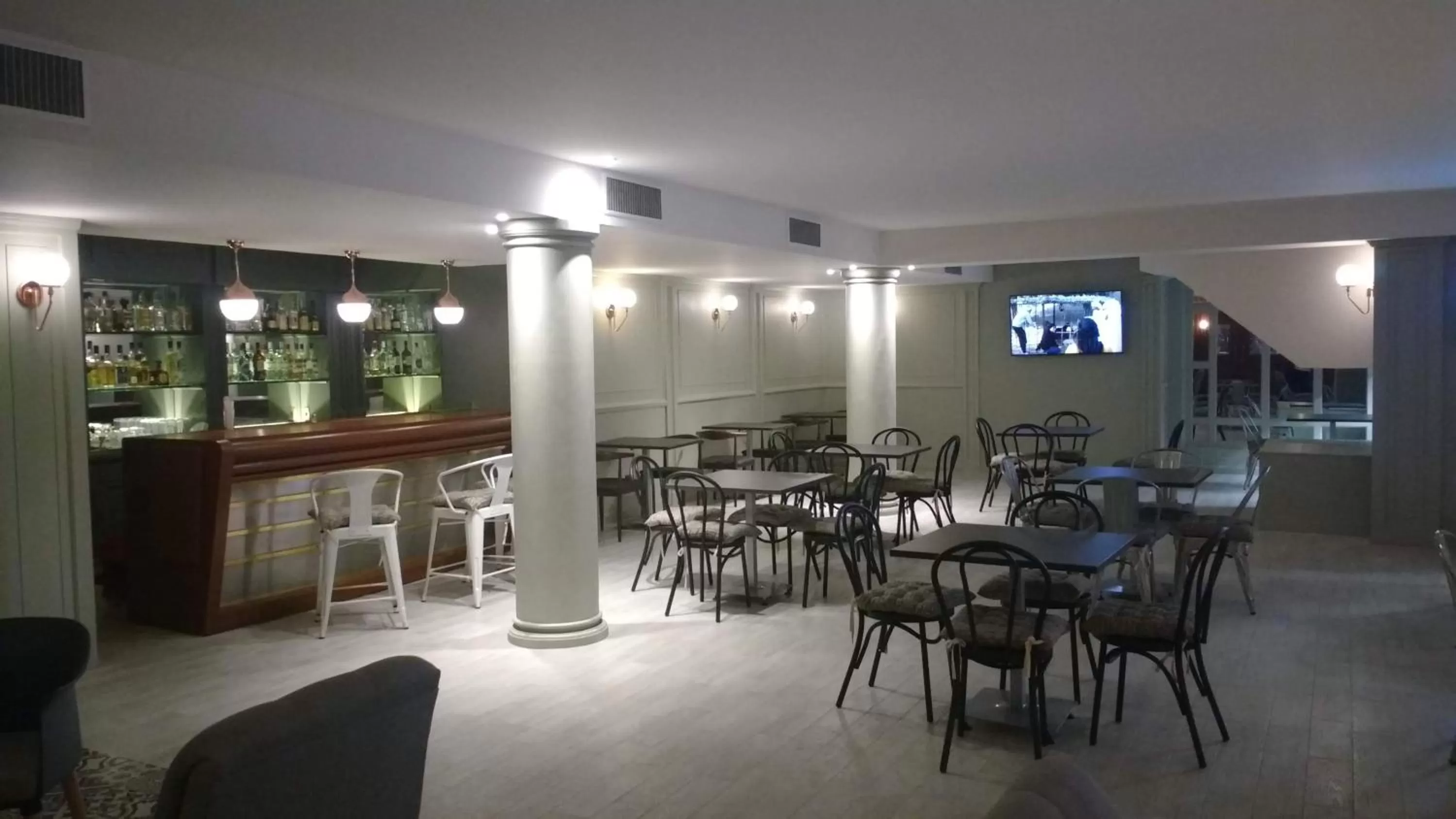 Lounge or bar in Country Plaza