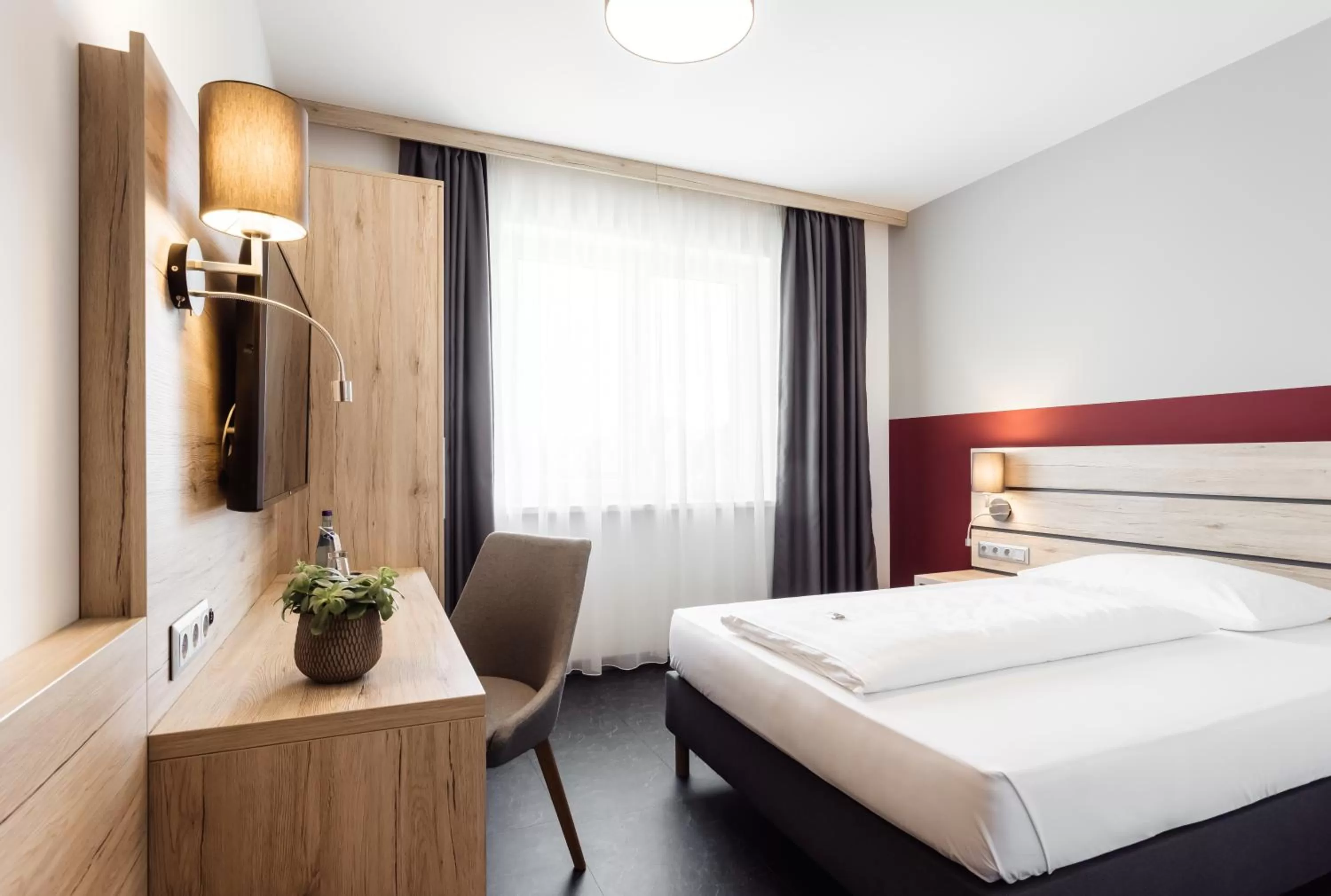 Staff, Bed in Hotel Smart Liv'in