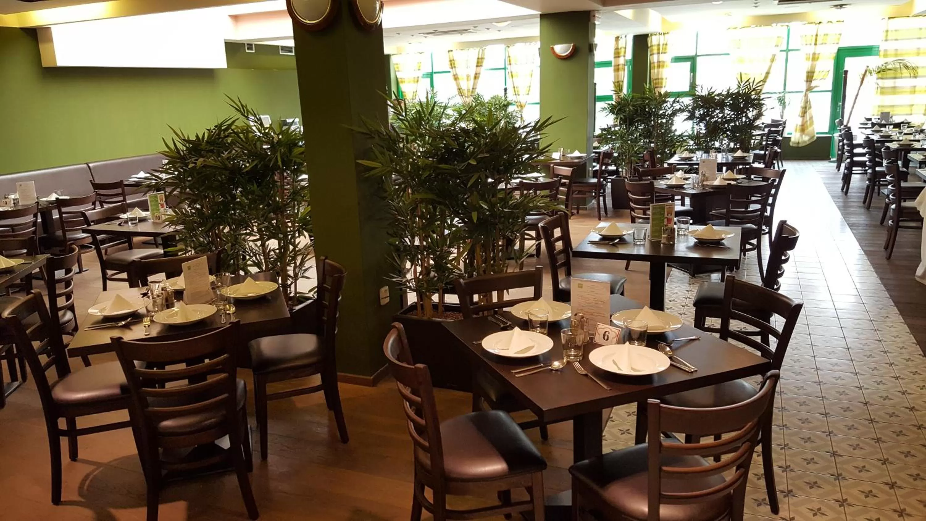 Restaurant/places to eat in Hotel SPECTRUM