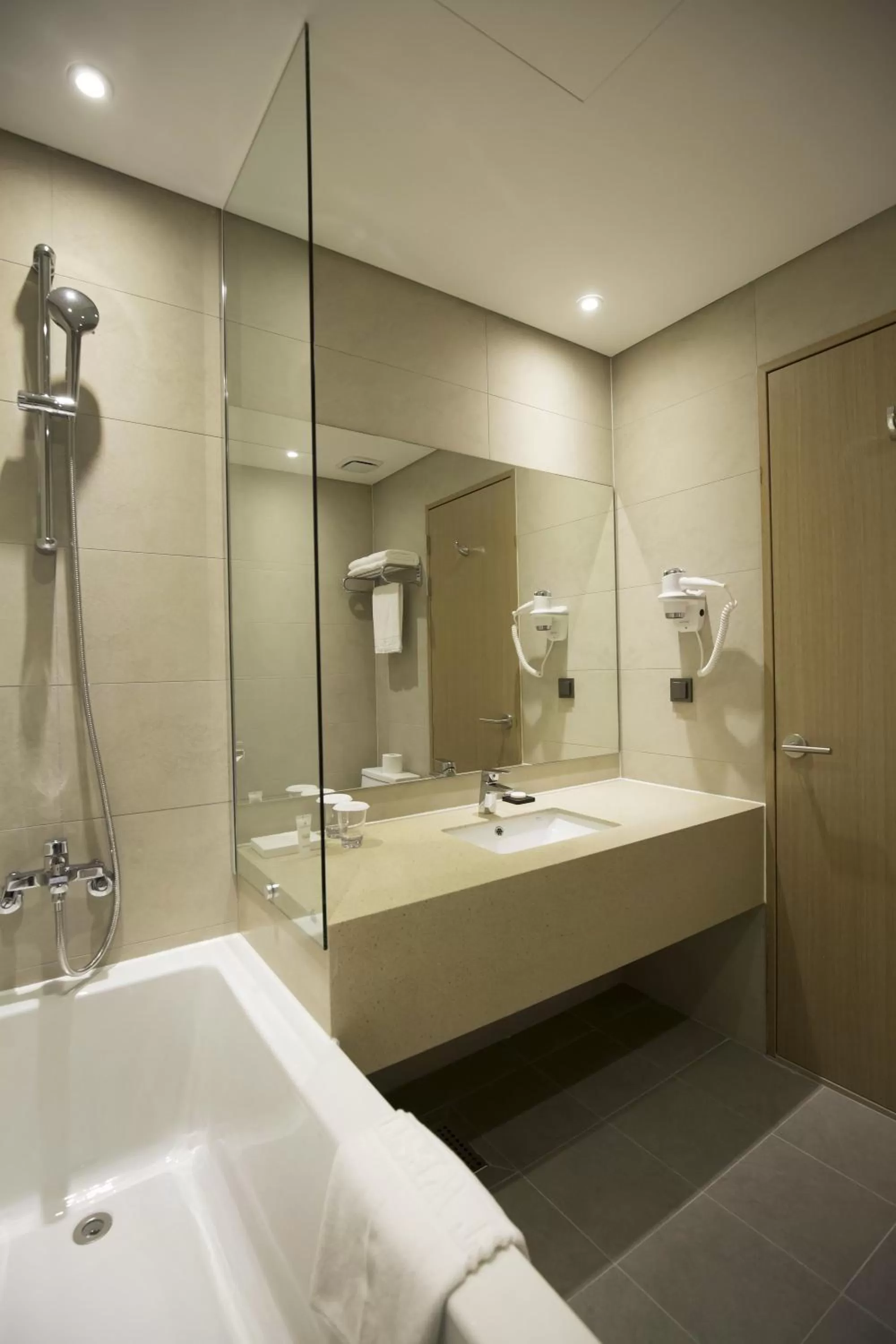 Shower in Best Western Haeundae Hotel