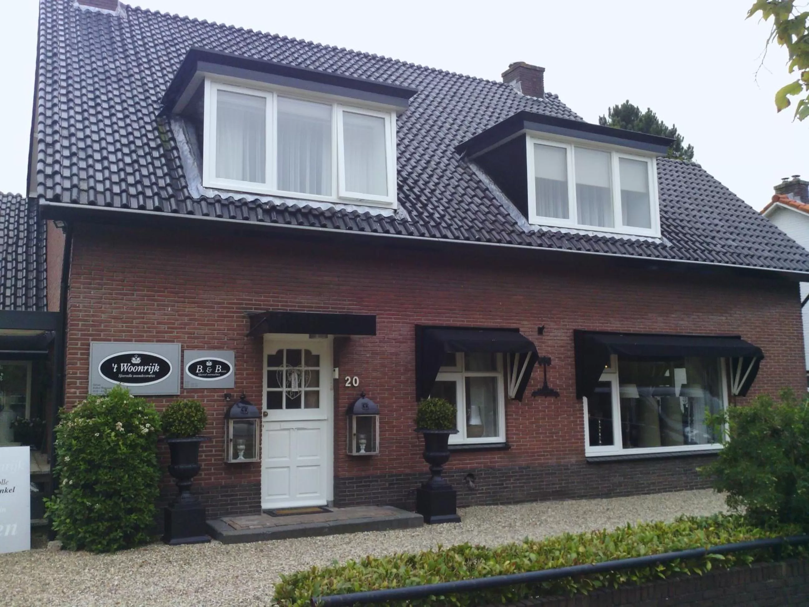 Facade/entrance, Property Building in Het Woonrijk