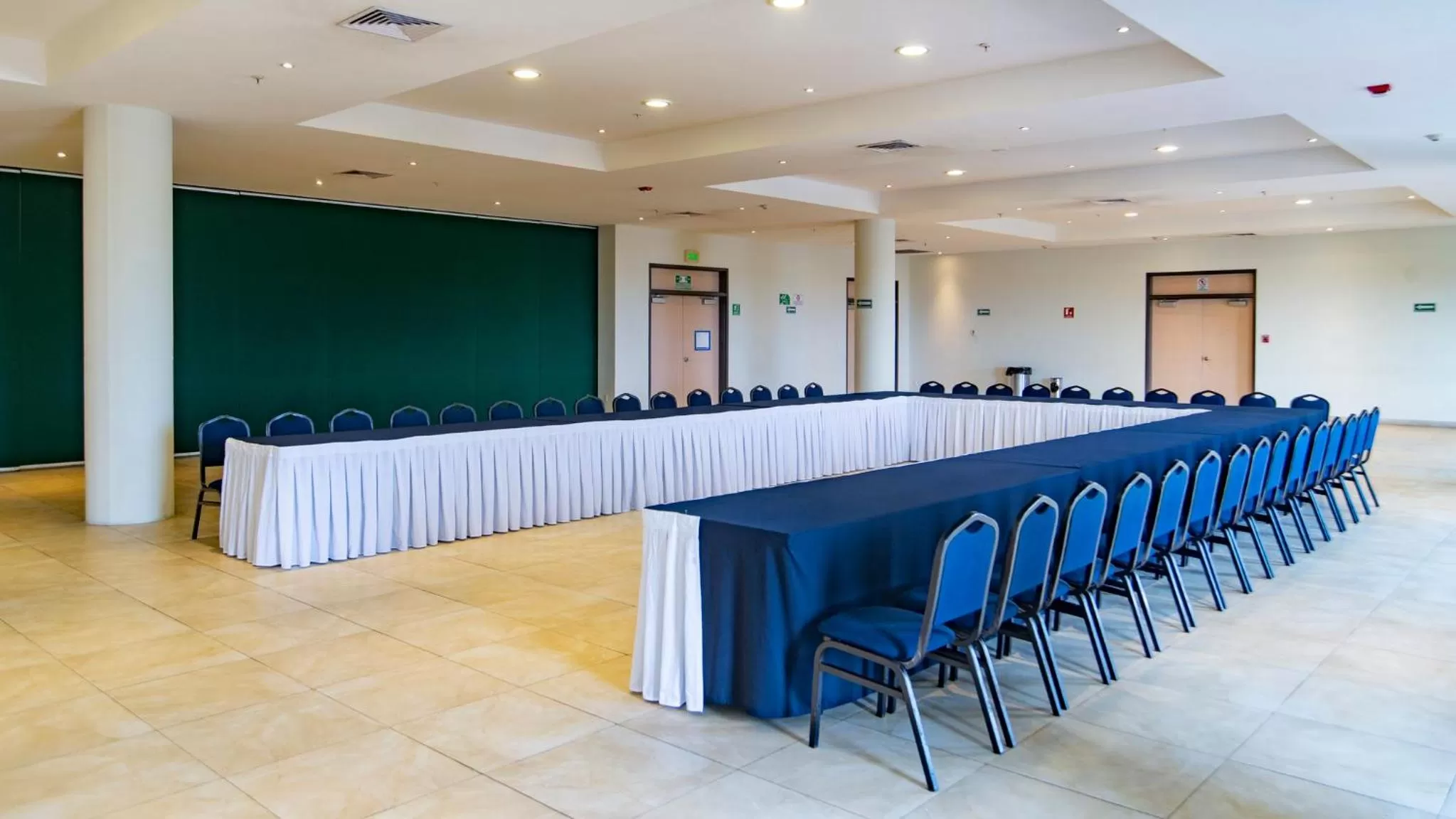 Meeting/conference room in Holiday Inn Express Xalapa by IHG