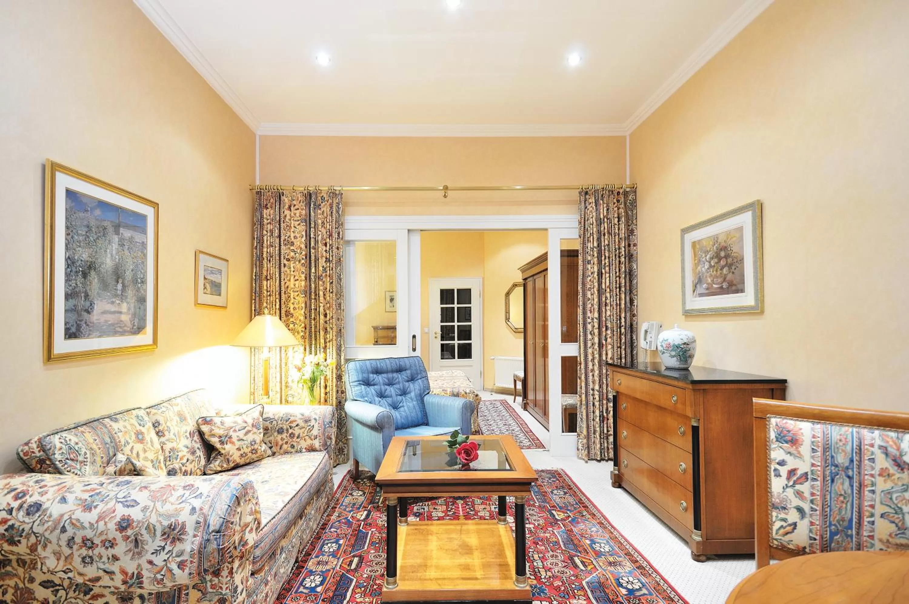 Photo of the whole room, Seating Area in Hotel Residenz am Rosengarten