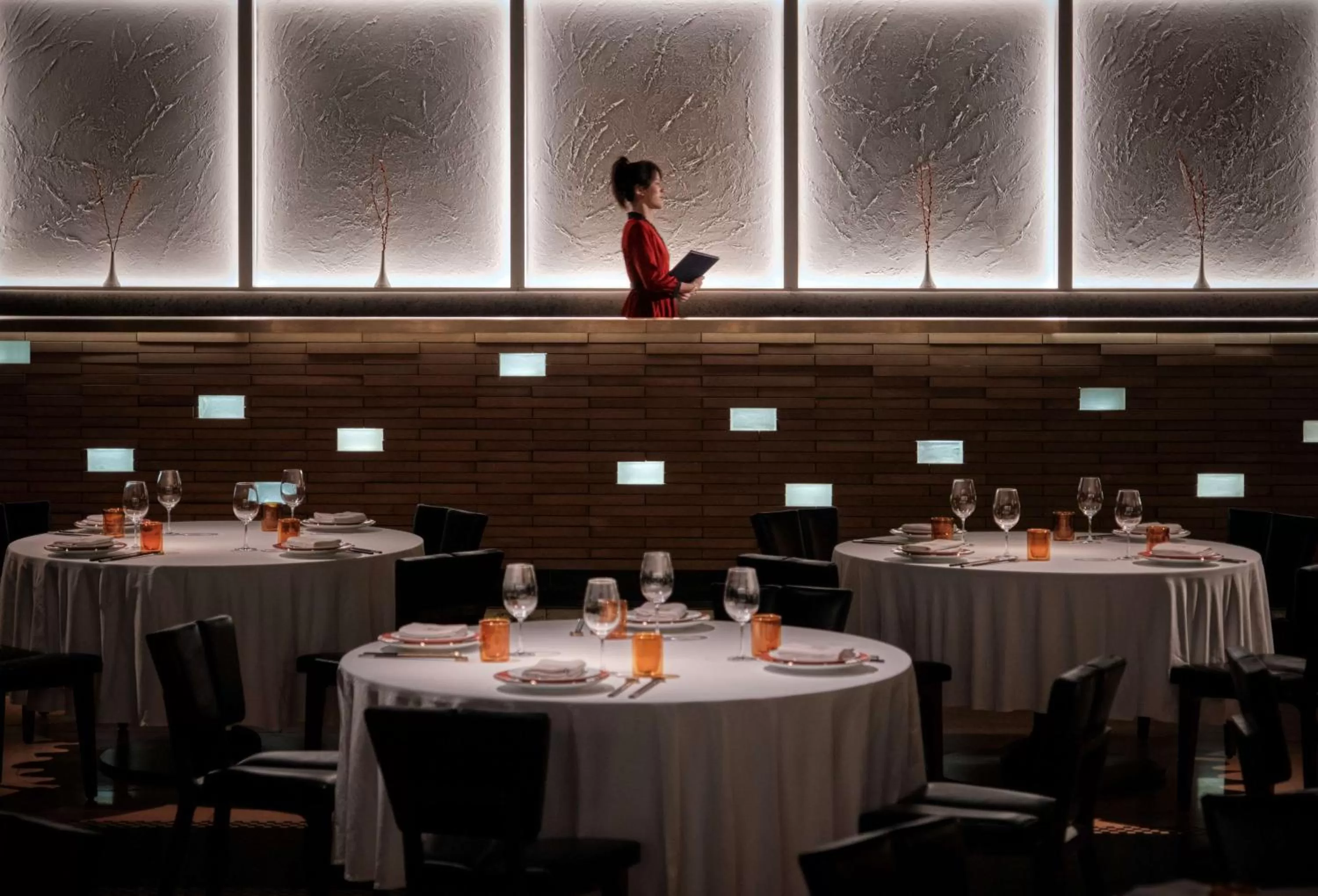 Restaurant/Places to Eat in The Opposite House