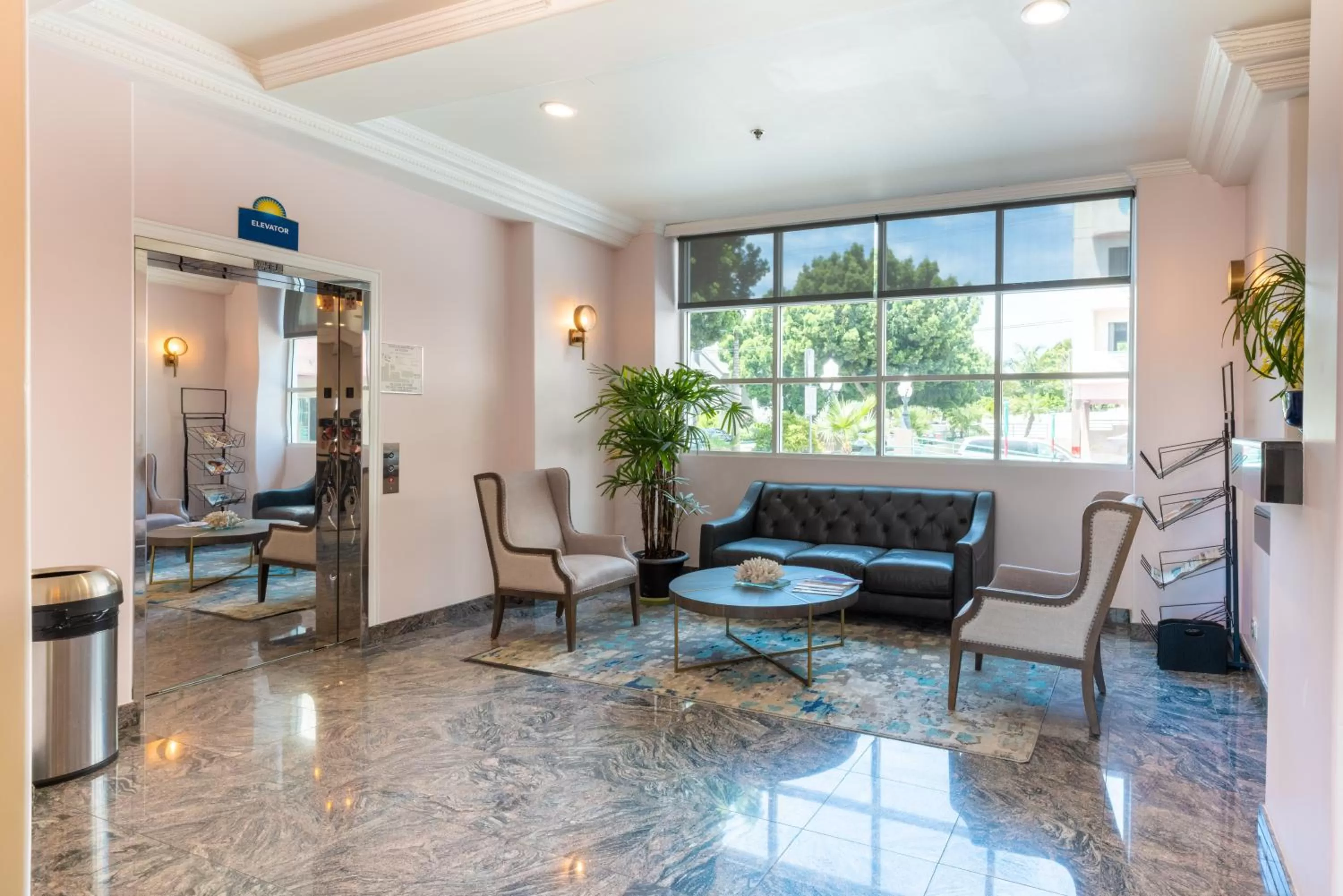 Seating area in Days Inn by Wyndham Santa Monica