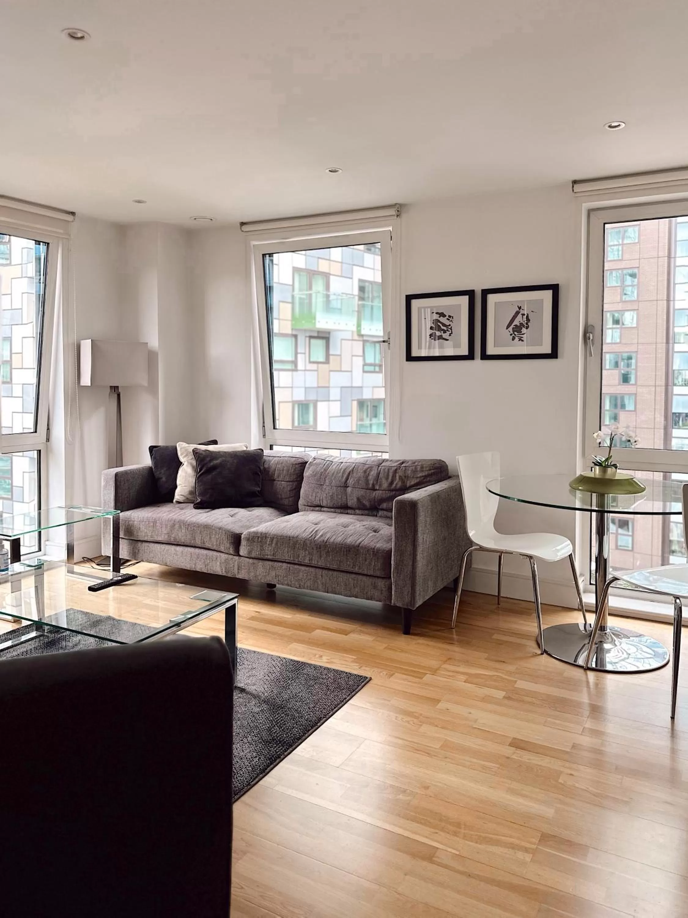 Living room in Canary Wharf - Luxury Apartments