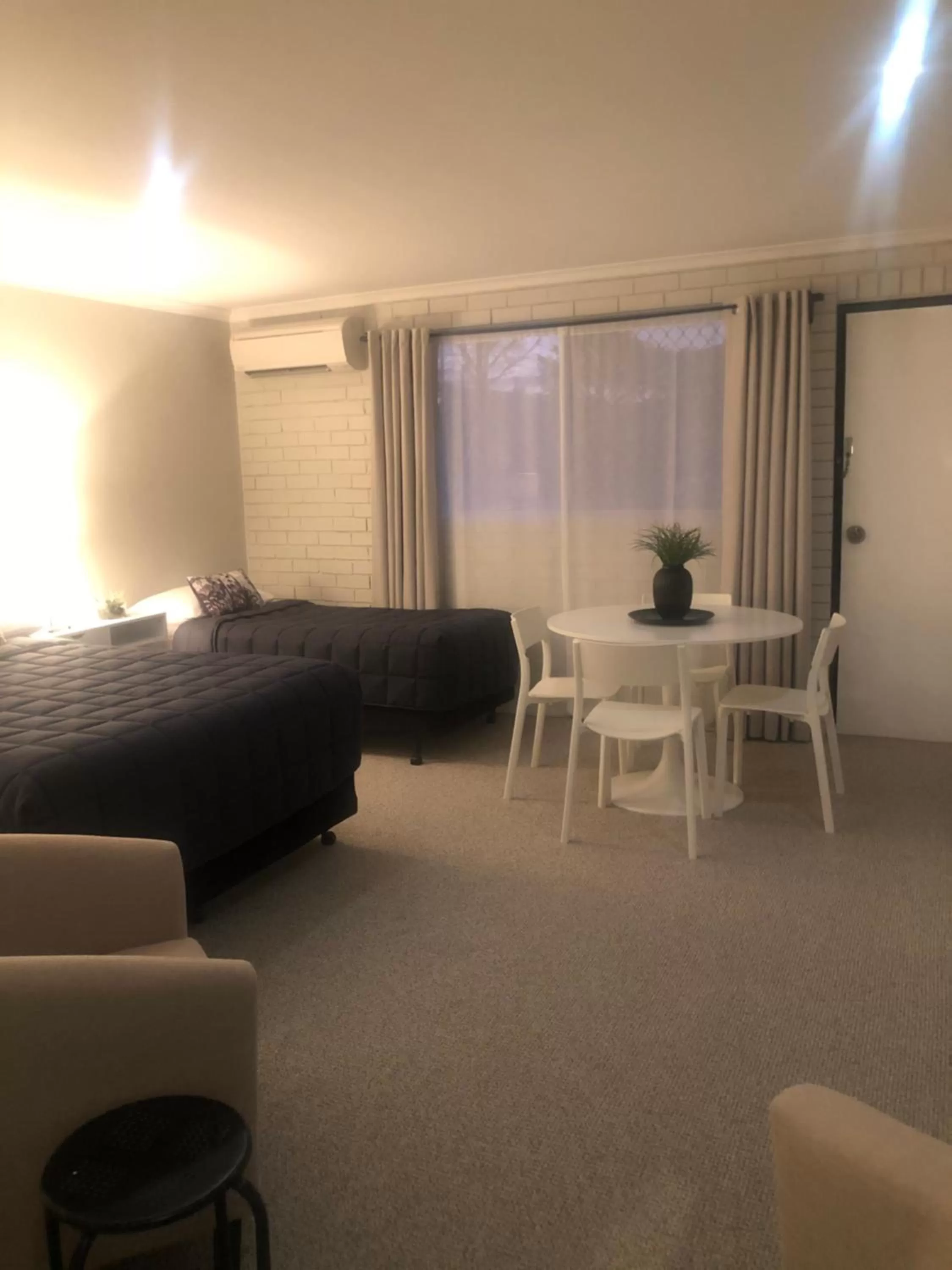 Bed in Estelle Kramer Motel