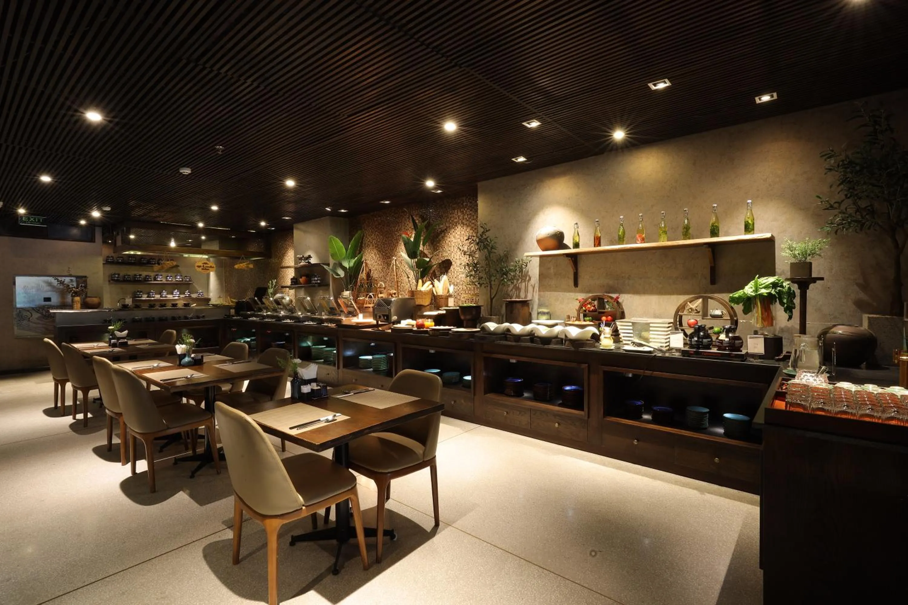 Restaurant/places to eat in Cochin Zen Hotel