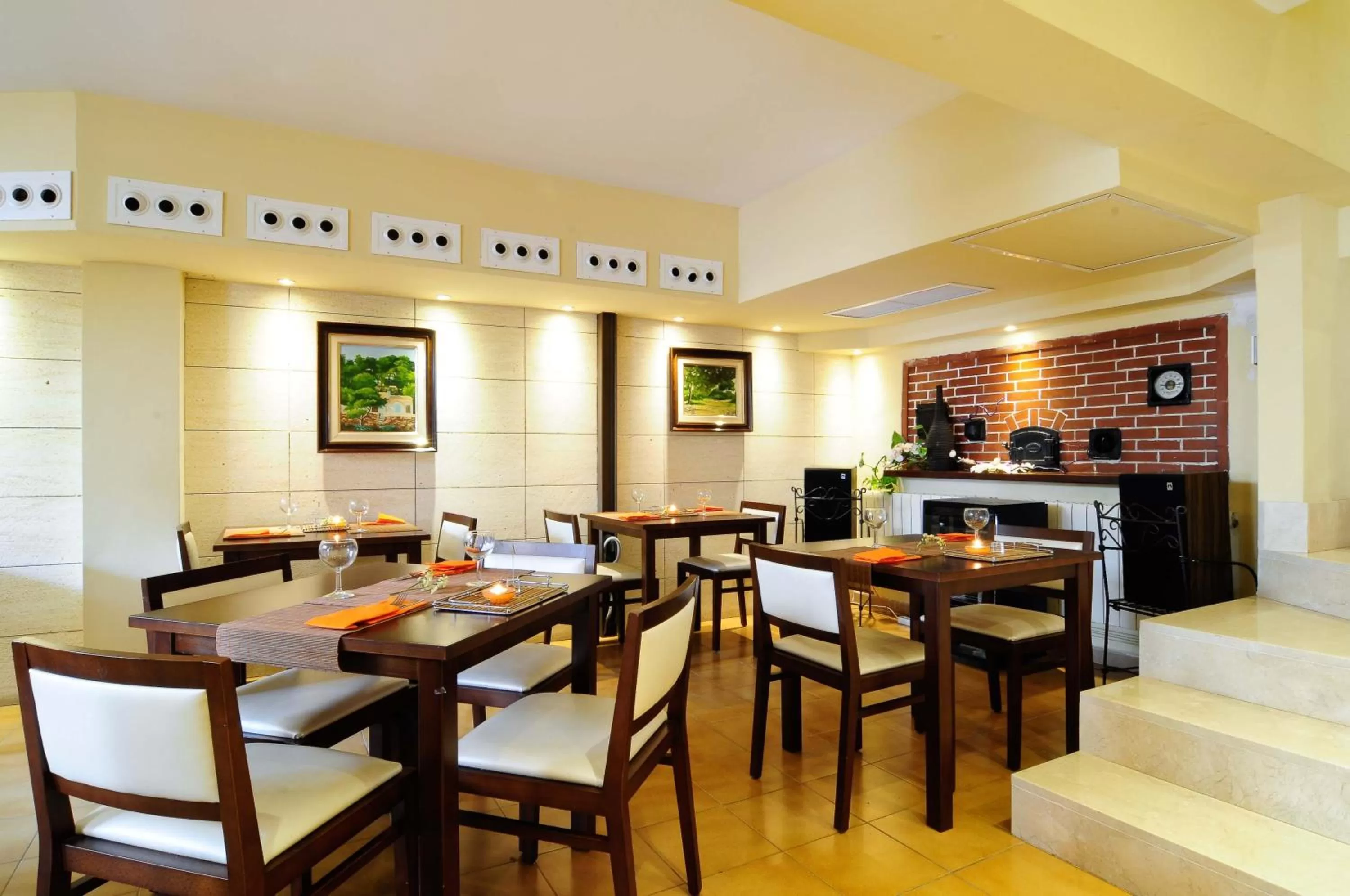 Restaurant/places to eat in Hotel Balear