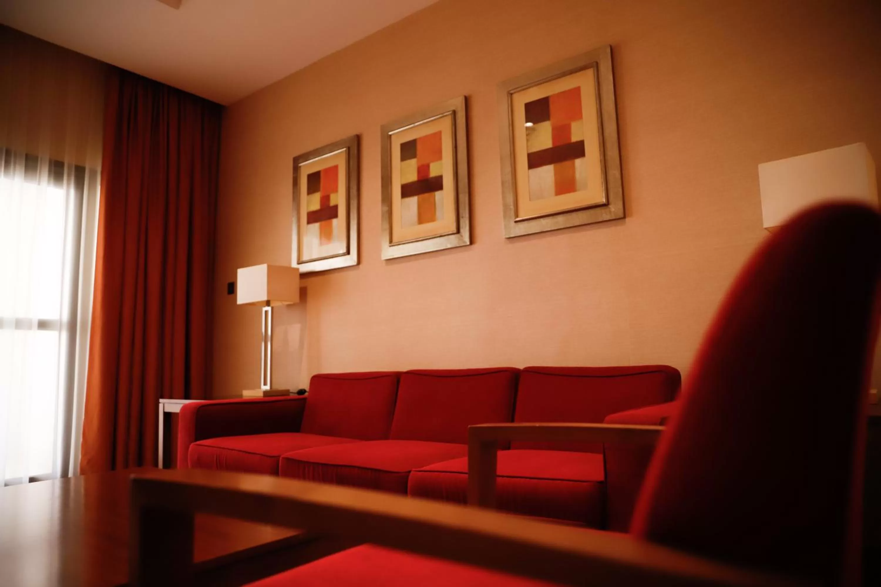 Photo of the whole room in Crowne Plaza Sohar by IHG