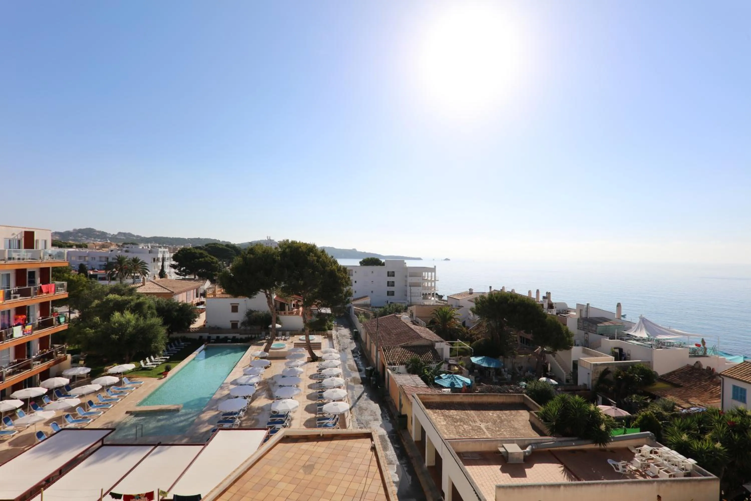 Swimming pool in Hotel Clumba
