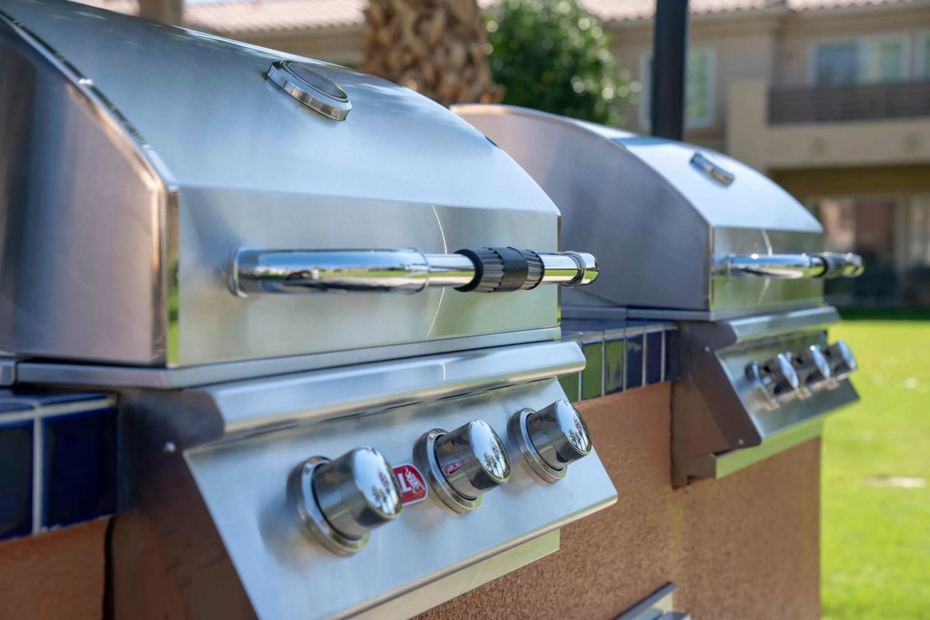 BBQ facilities in Raintree's Cimarron Golf Resort Palm Springs