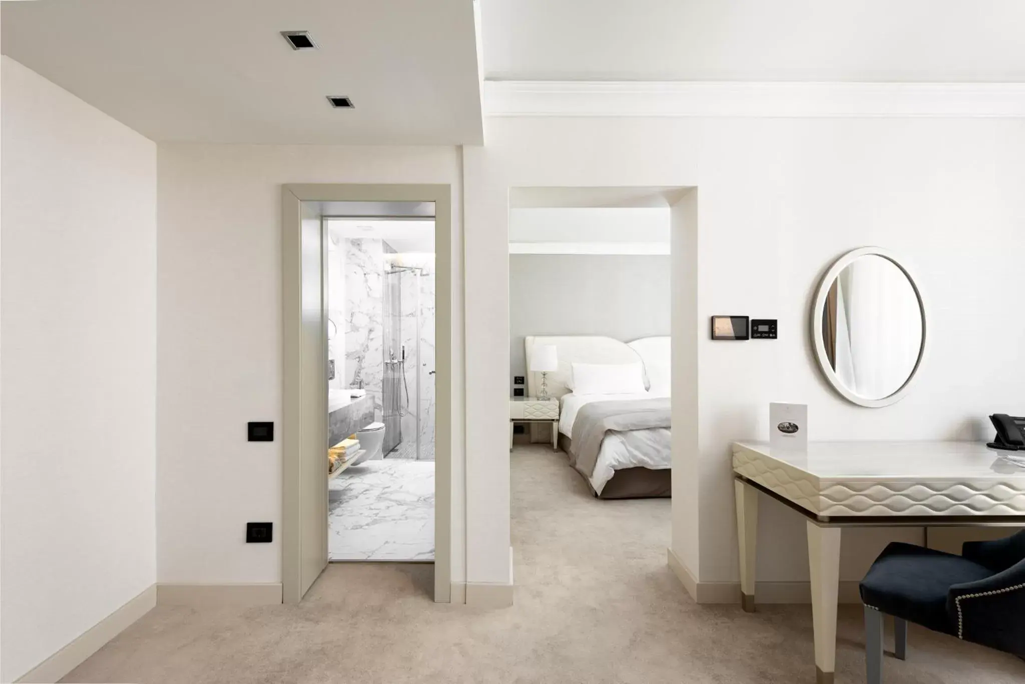 Superior King Room with free SPA access in Tresor Le Palais Timisoara, Curio Collection by Hilton Superior King Room with free SPA access in Tresor Le Palais Timisoara, Curio Collection by Hilton