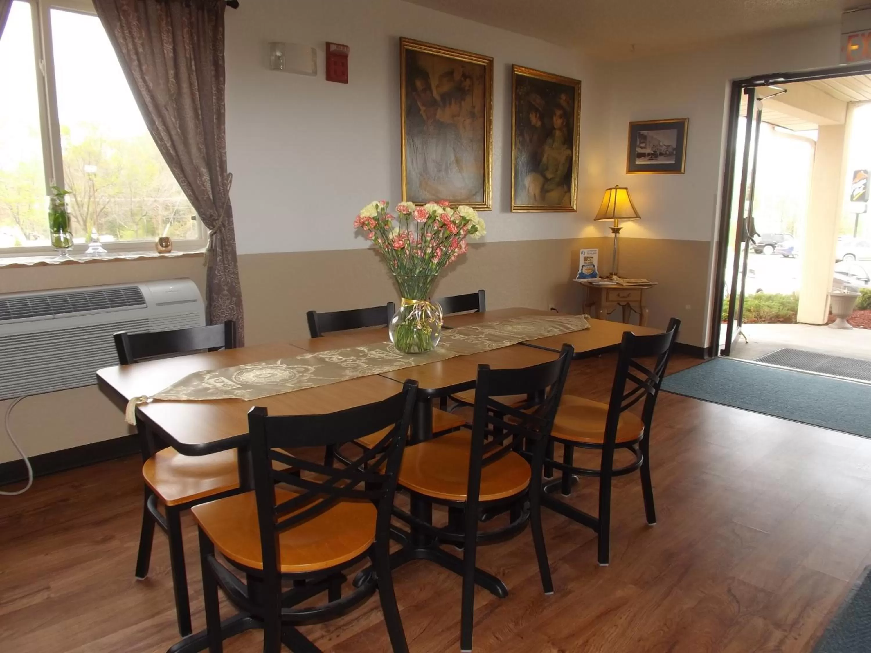 Area and facilities in Super 8 by Wyndham Sidney NY