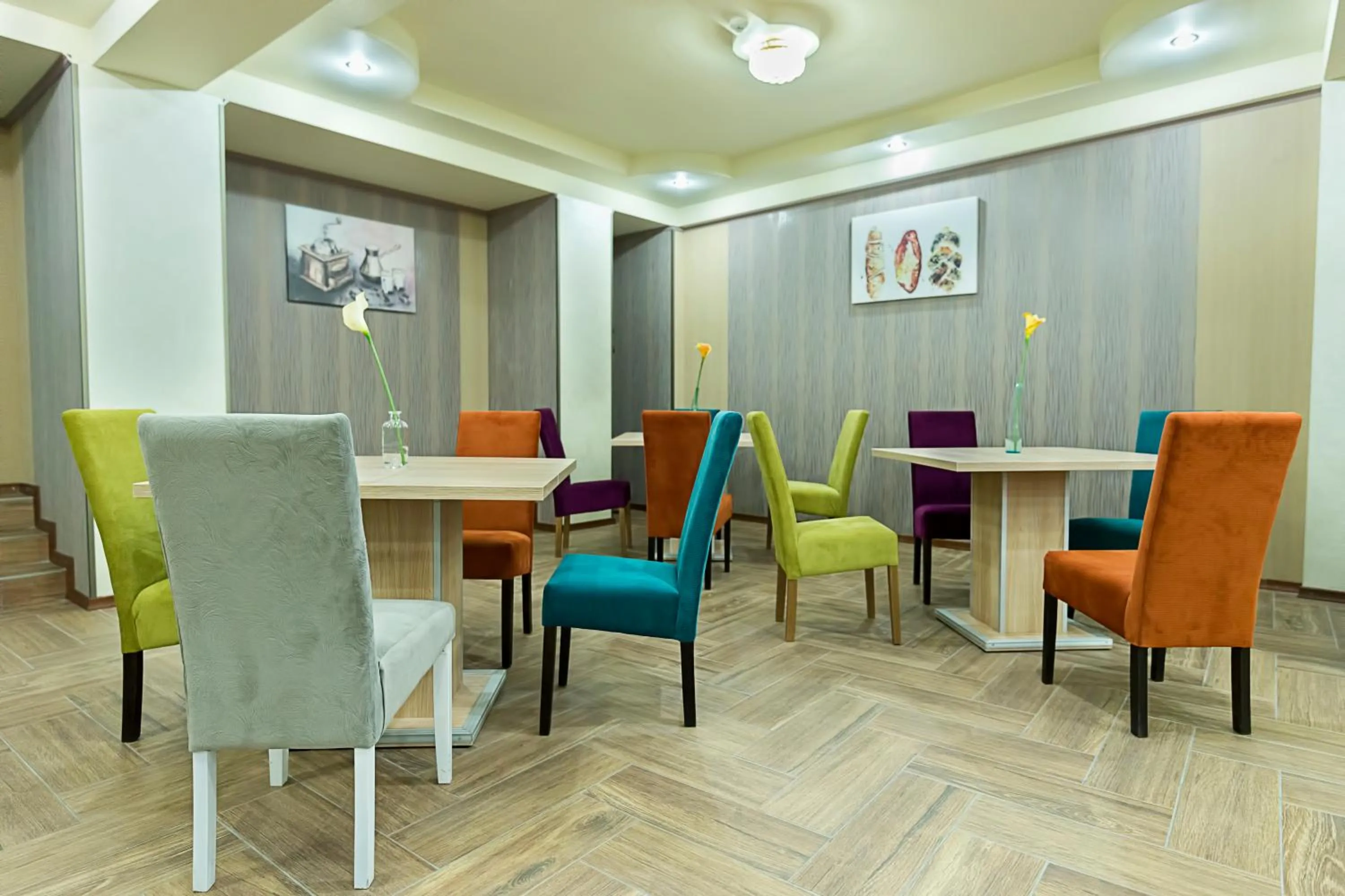 Restaurant/places to eat in Prestige Boutique Hotel Craiova